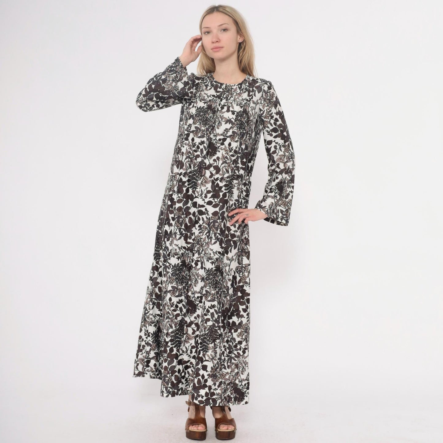 70s Black White Floral Maxi Dress Long Sleeve Botanical Print Round Neck Medium