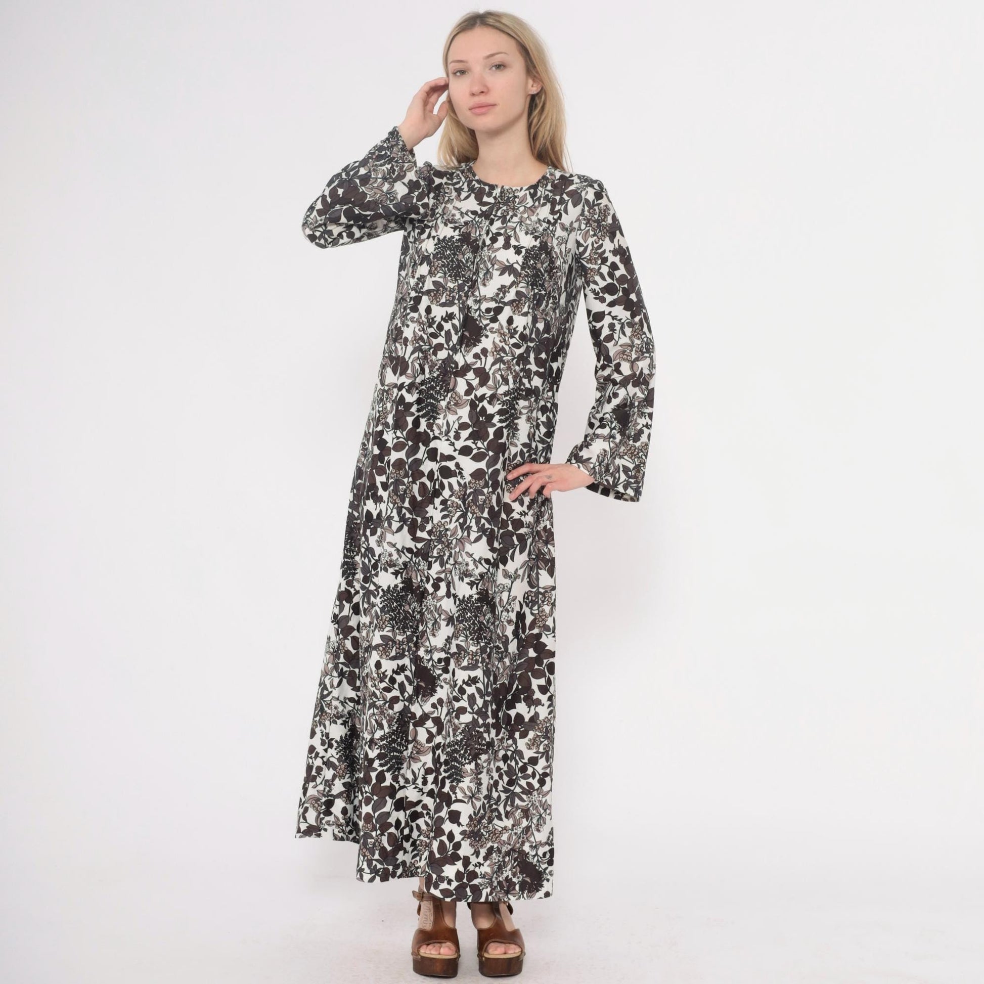 70s Black White Floral Maxi Dress Long Sleeve Botanical Print Round Neck Medium
