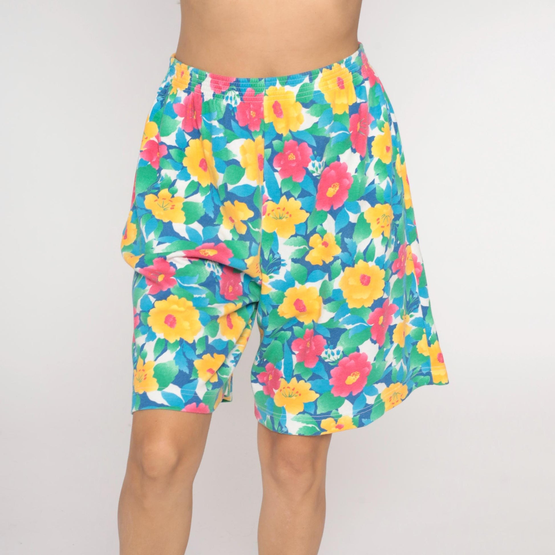 90s Napa Valley Floral Shorts High Rise Elastic Waist Yellow Pink Blue Medium