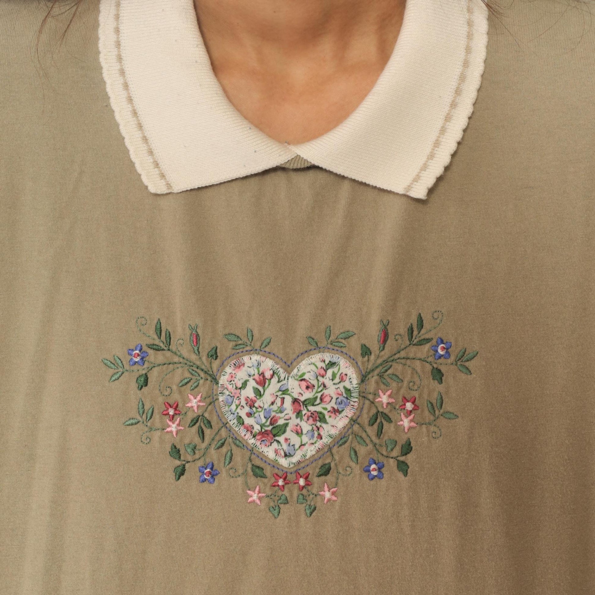 90s Embroidered Floral Heart Polo Shirt Tan Cotton Peter Pan Collar Extra Large