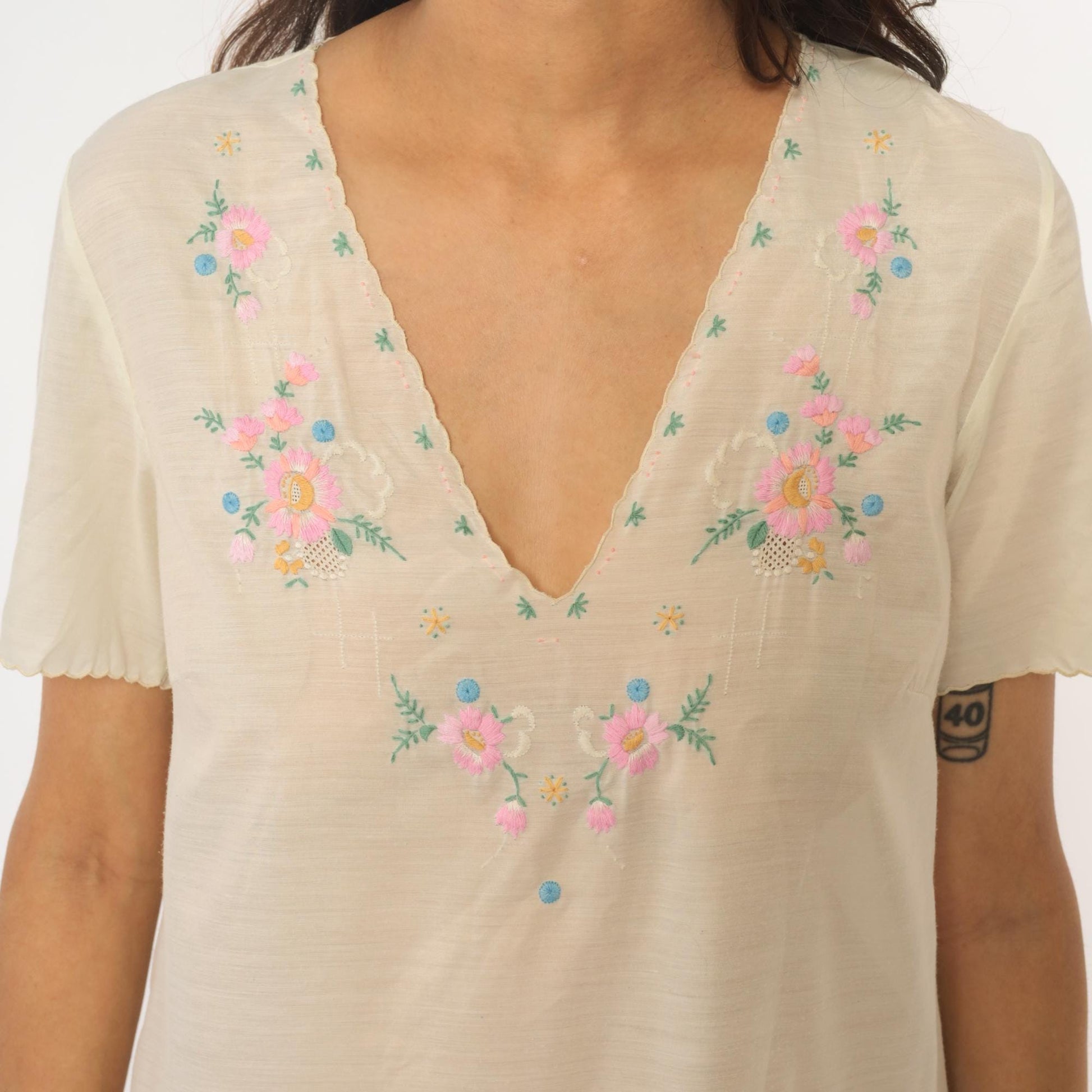 70s Cream Embroidered Floral Maxi Dress V-Neck Short Sleeve Small S