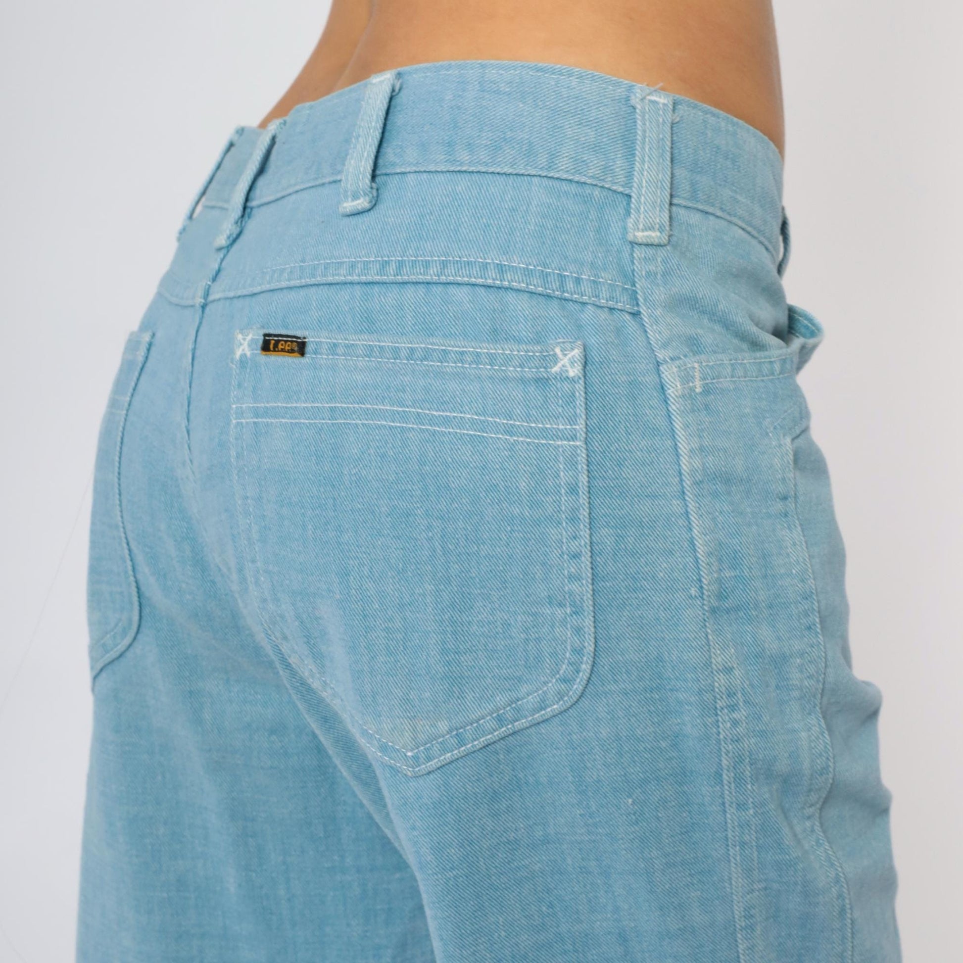 80s Lee Light Blue Flare Jeans High Rise Wide Leg Cotton Denim 33x30
