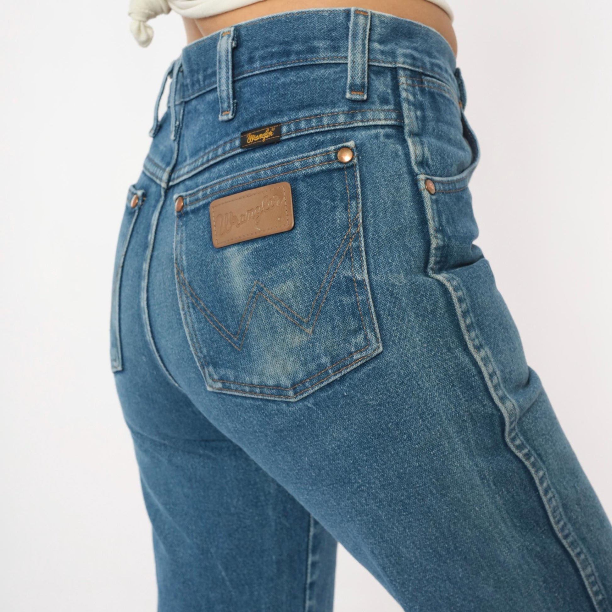 90s Wrangler High Rise Straight Leg Jeans Light Blue Denim 30x32