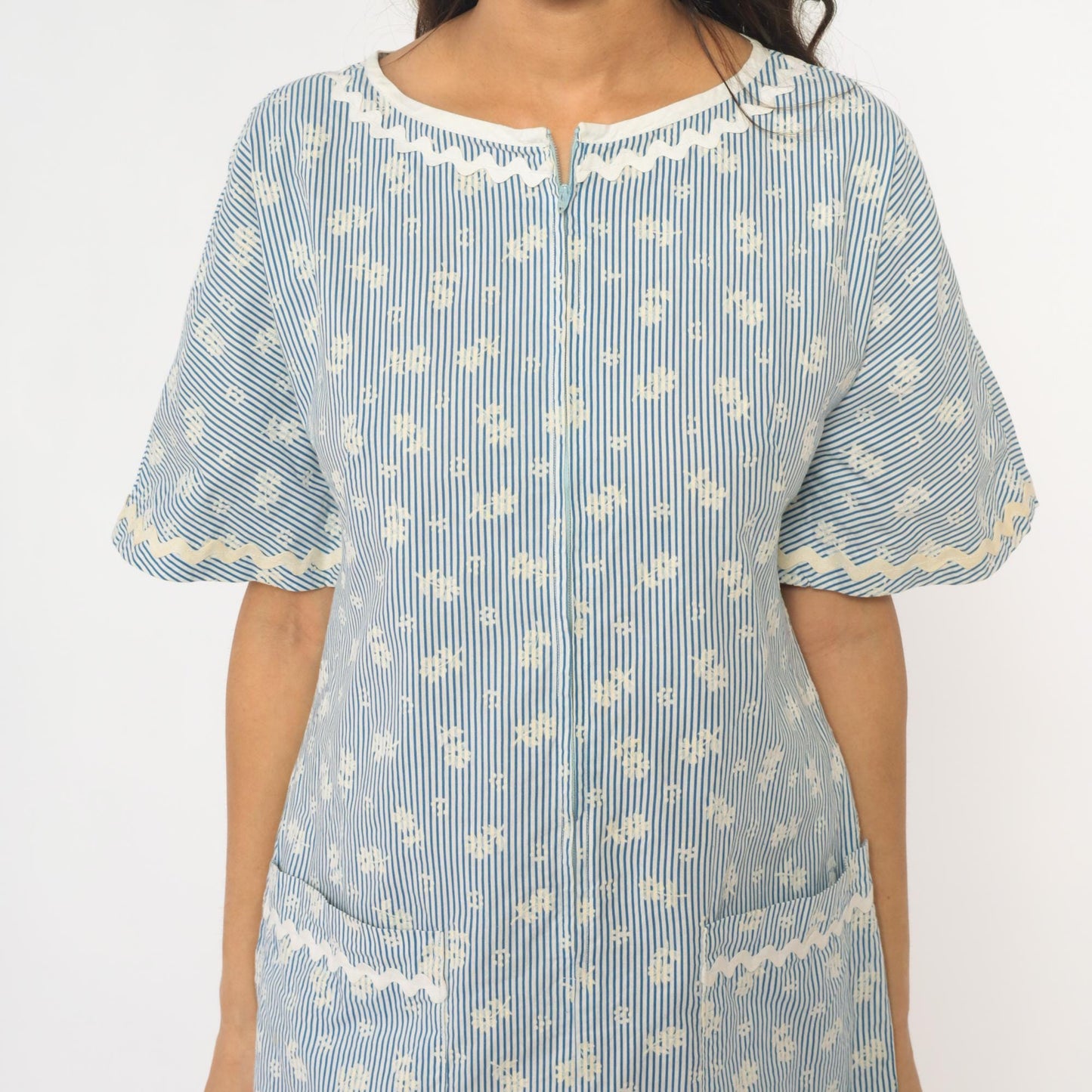 60s Blue White Striped Shift Dress Floral Embroidered Scalloped Trim Medium