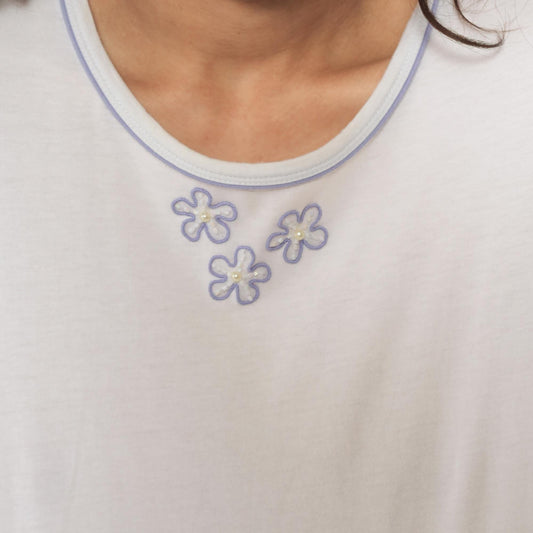 90s White Cotton Tee Embroidered Purple Flowers Pearl Centers Large L