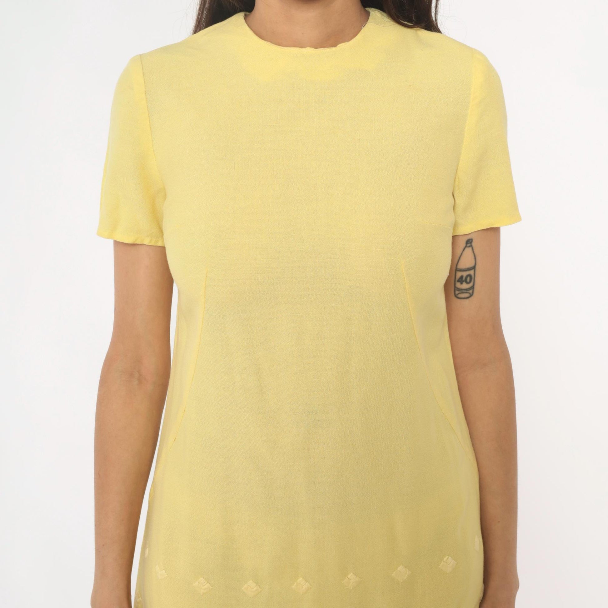 60s Yellow Mini Shift Dress Embroidered Geometric Border Short Sleeve Extra Small XS