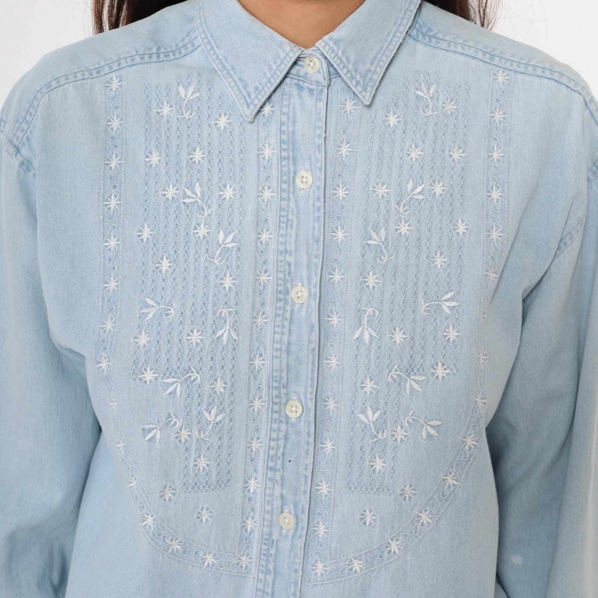 90s LL Bean Chambray Shirt Floral Embroidered Light Blue Cotton Small