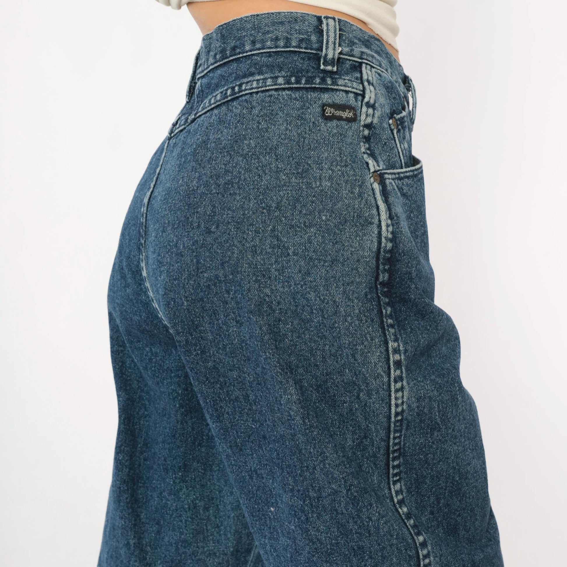 Y2K Wrangler High-Waisted Straight Leg Jeans Medium Blue Denim