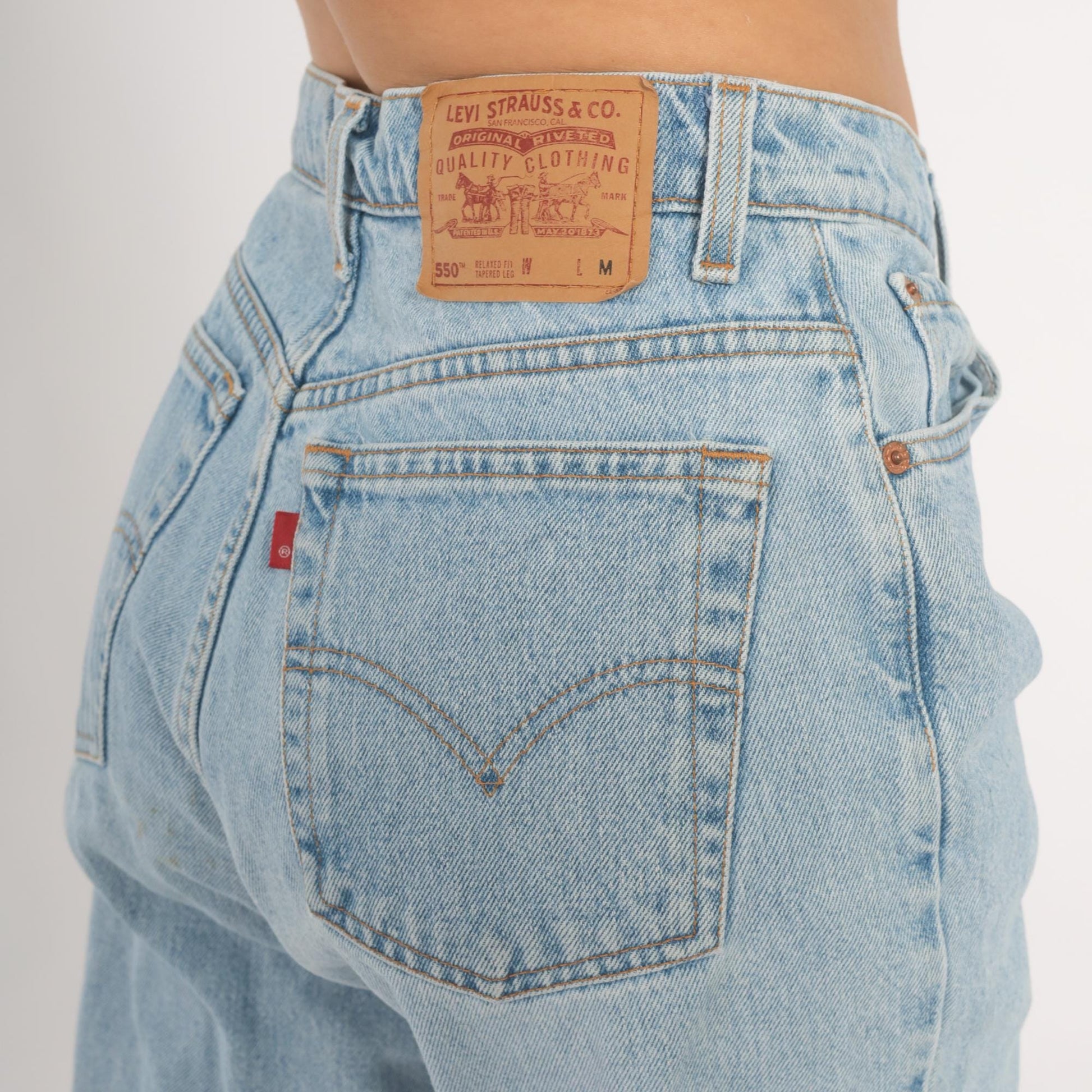 Levi's 550 Mom Jeans Light Wash High Waist Relaxed Tapered Leg 10 Regular