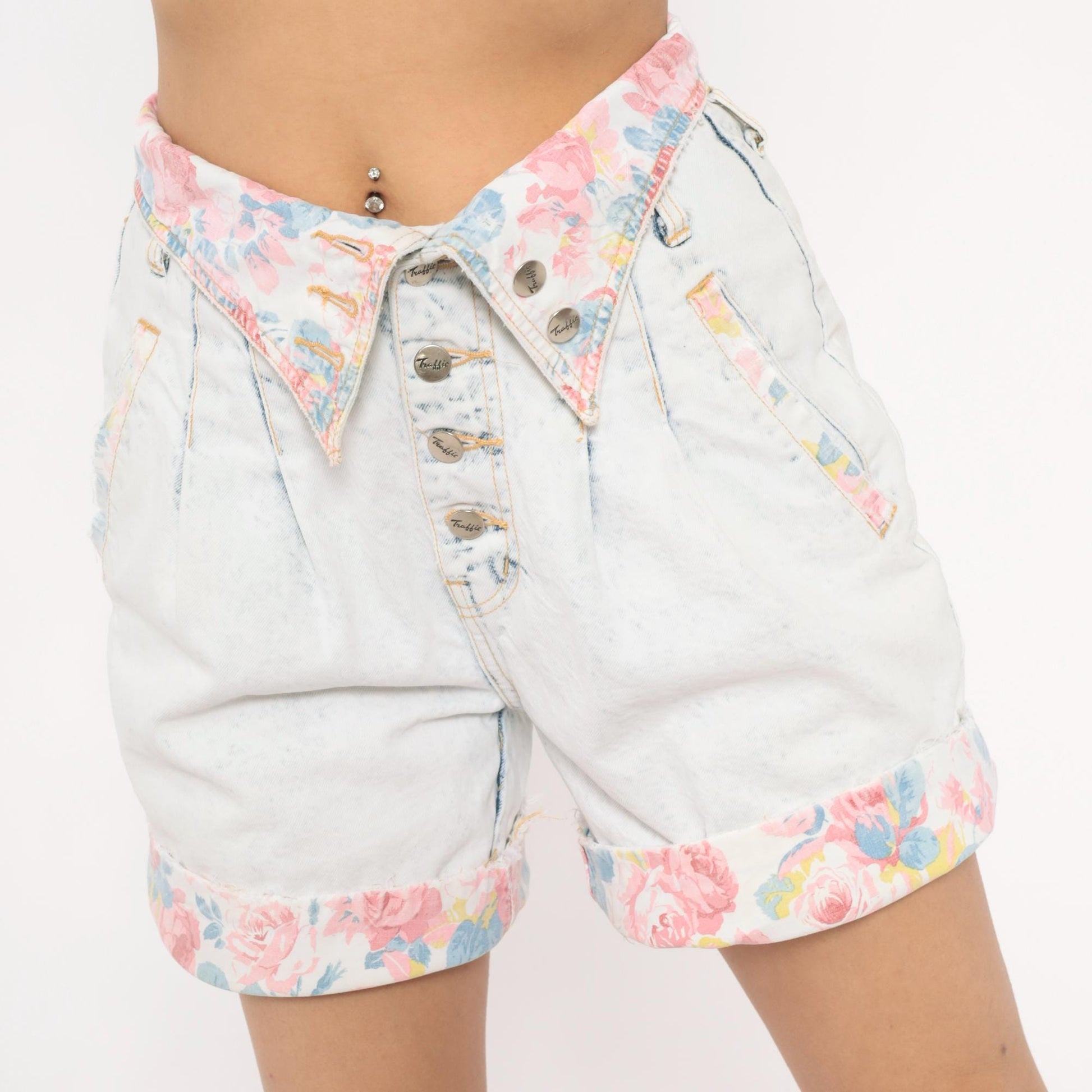 90s Traffic Acid Wash Denim Shorts Floral Yoke High Rise Pleated Medium M