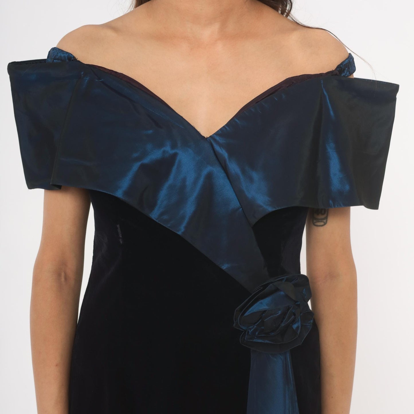 90s Evening Chic Off-Shoulder Velvet Dress Navy Satin Bodice Medium M
