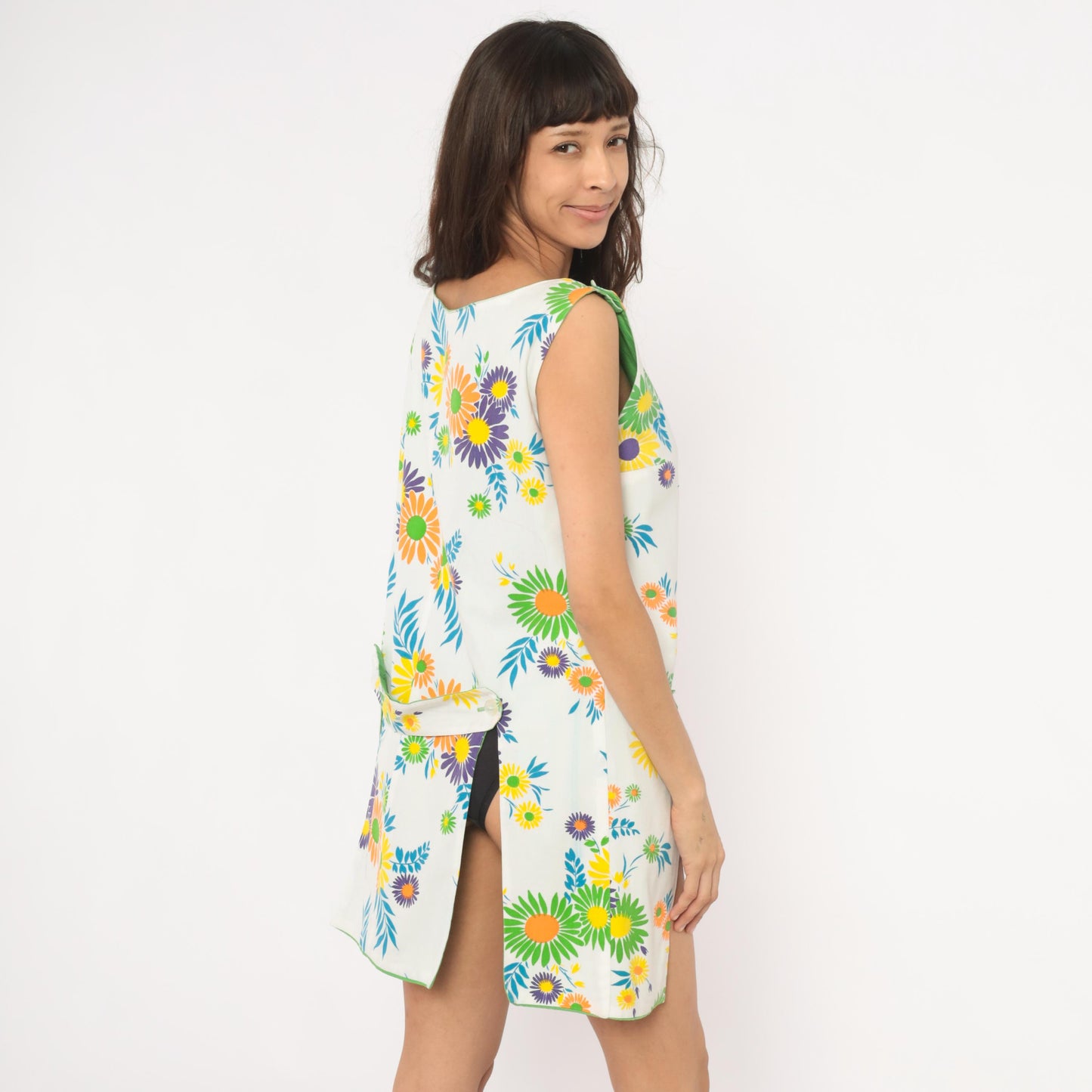 70s Daisy Print Sleeveless Shift Dress White Floral Mini Scoop Neck Small