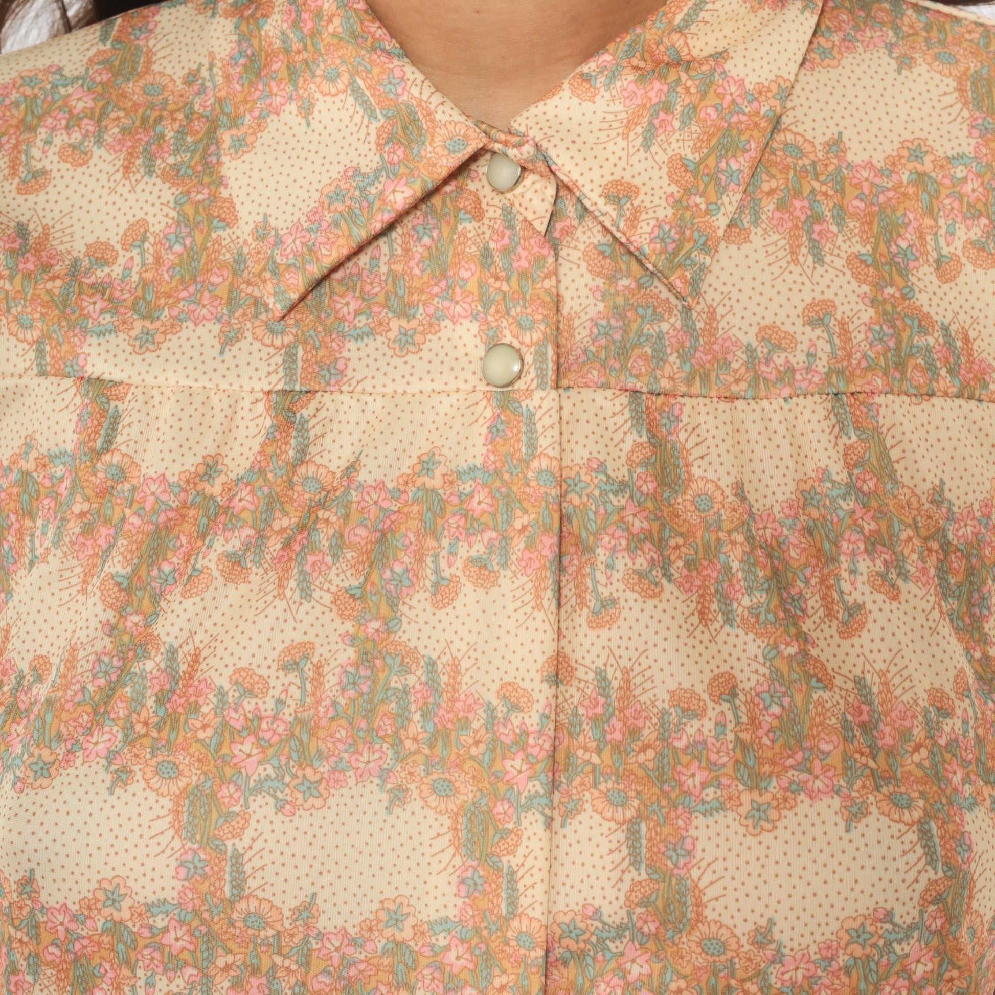70s Floral Cream Tan Shirt Dress Snap Front Long Sleeve Knee-Length Medium M