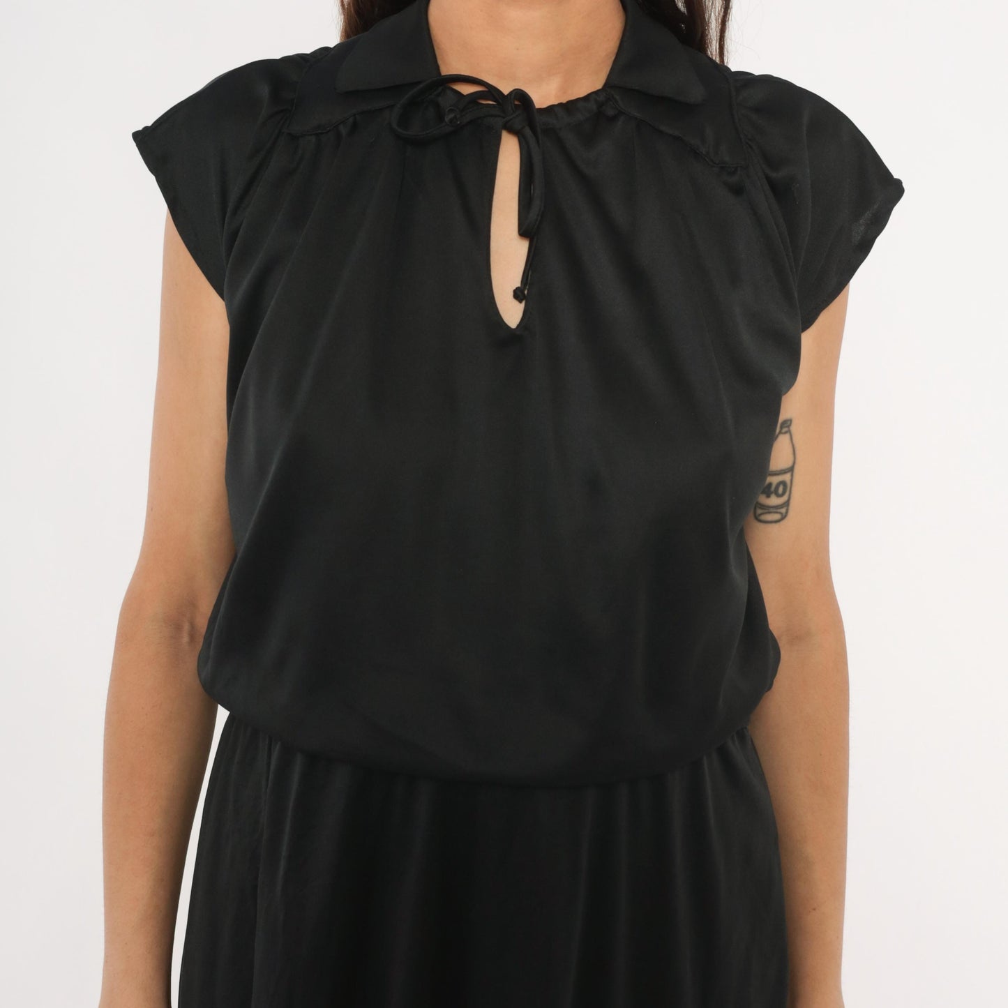 1970s Black Tie Neck Dress Cap Sleeve Keyhole Neckline Gathered Waist Large L