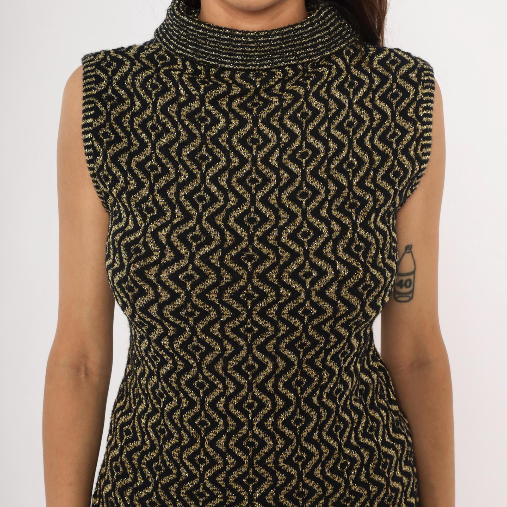 90s Black Gold Metallic Knit Mock Neck Tank Geometric Diamond Pattern Medium