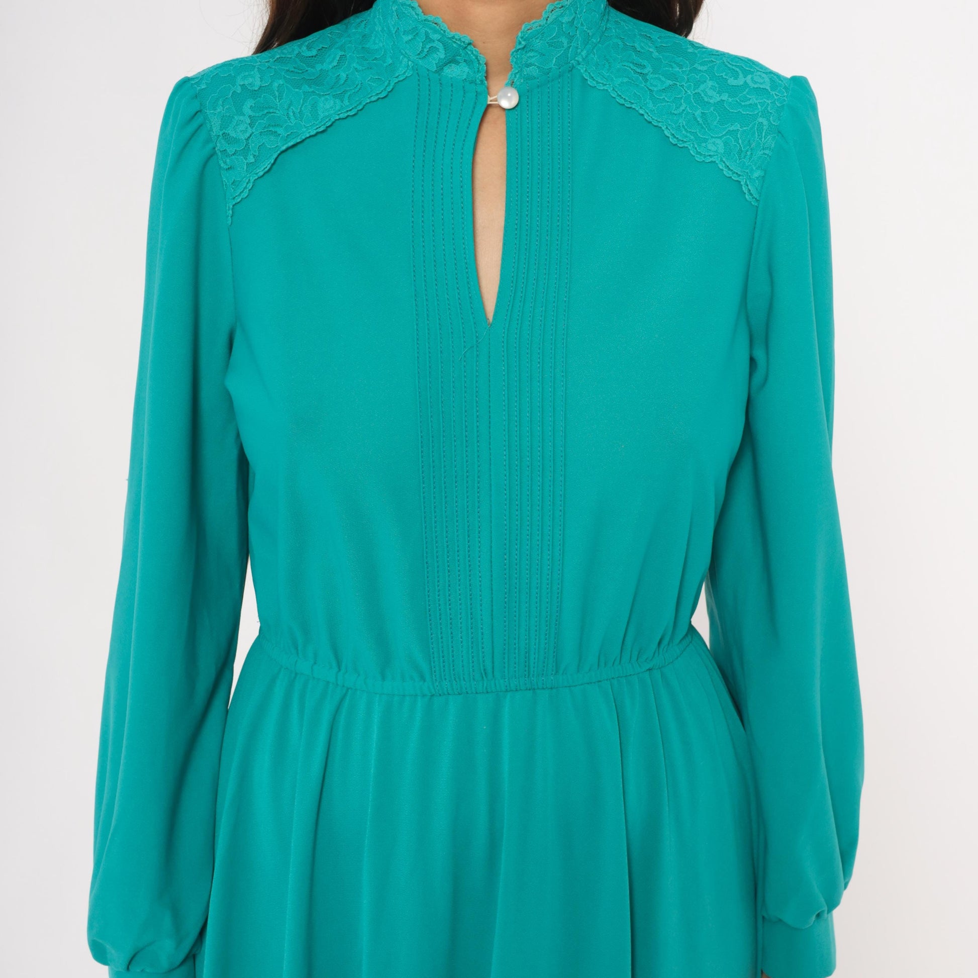 1970s Jane Baar Teal Knee-Length Dress Lace Collar Pintuck Bodice Small S