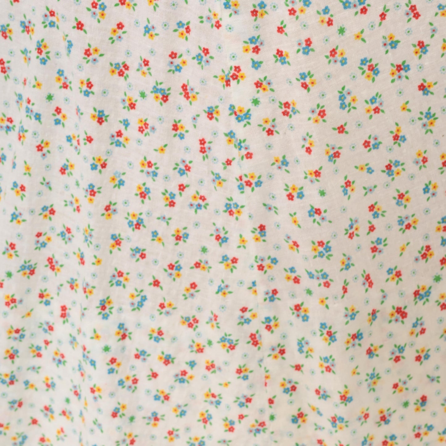 1960s Ditsy Floral A-Line Skirt White Calico Cotton Blend Small S