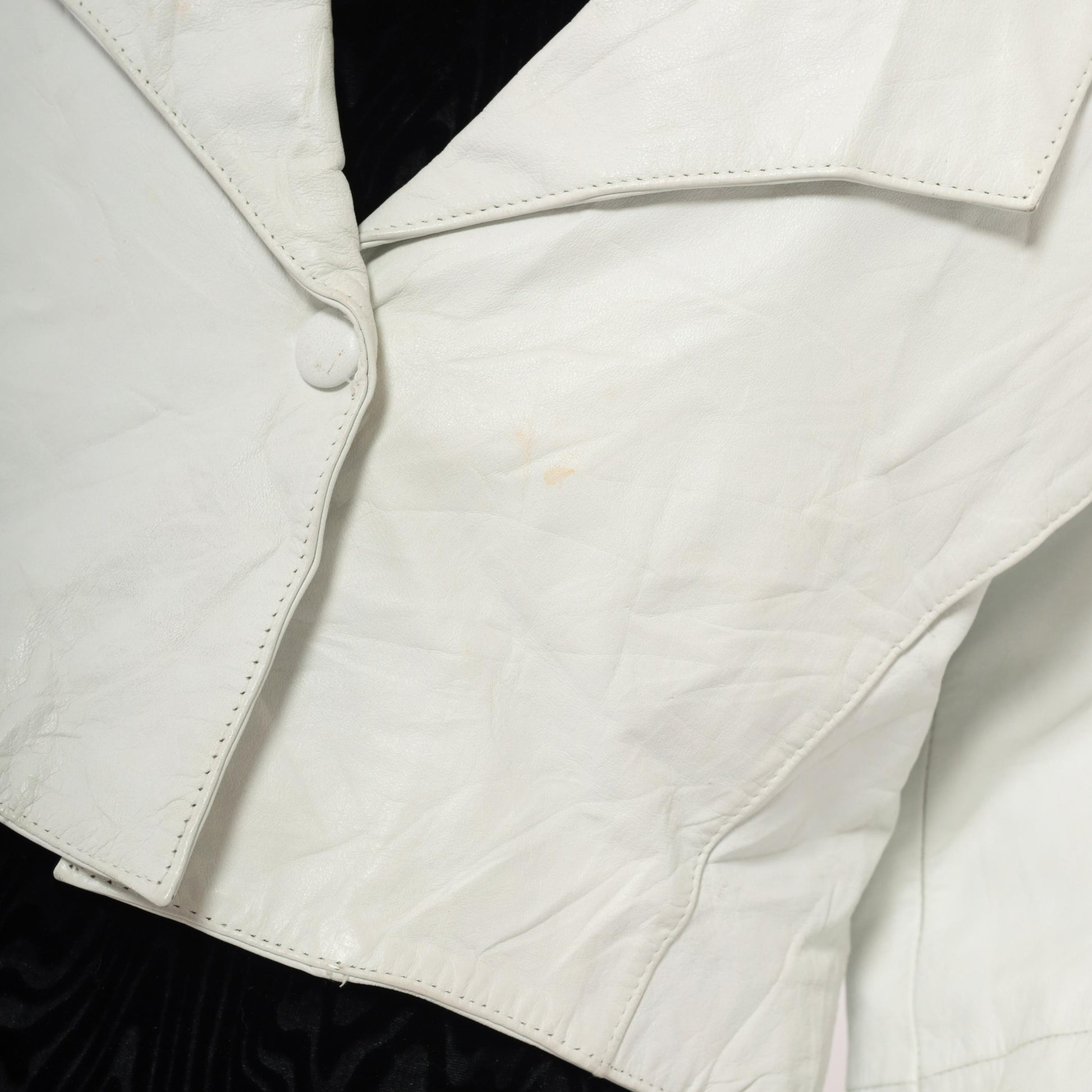 90s Chia Cropped Leather Jacket White Snap Front Batwing Sleeve Medium