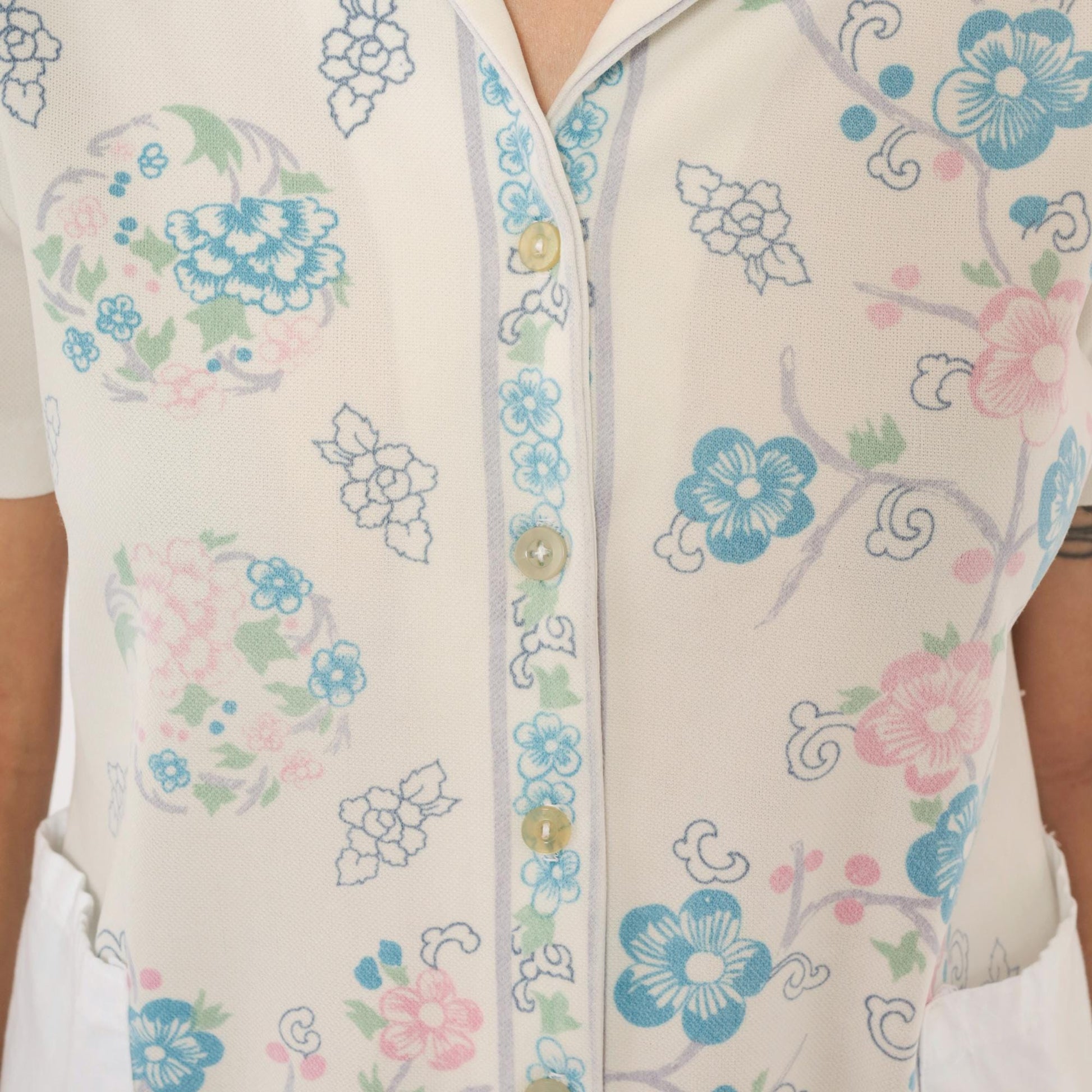 70s Cherry Blossom Peony Camp Collar Blouse Cream Floral Medium M