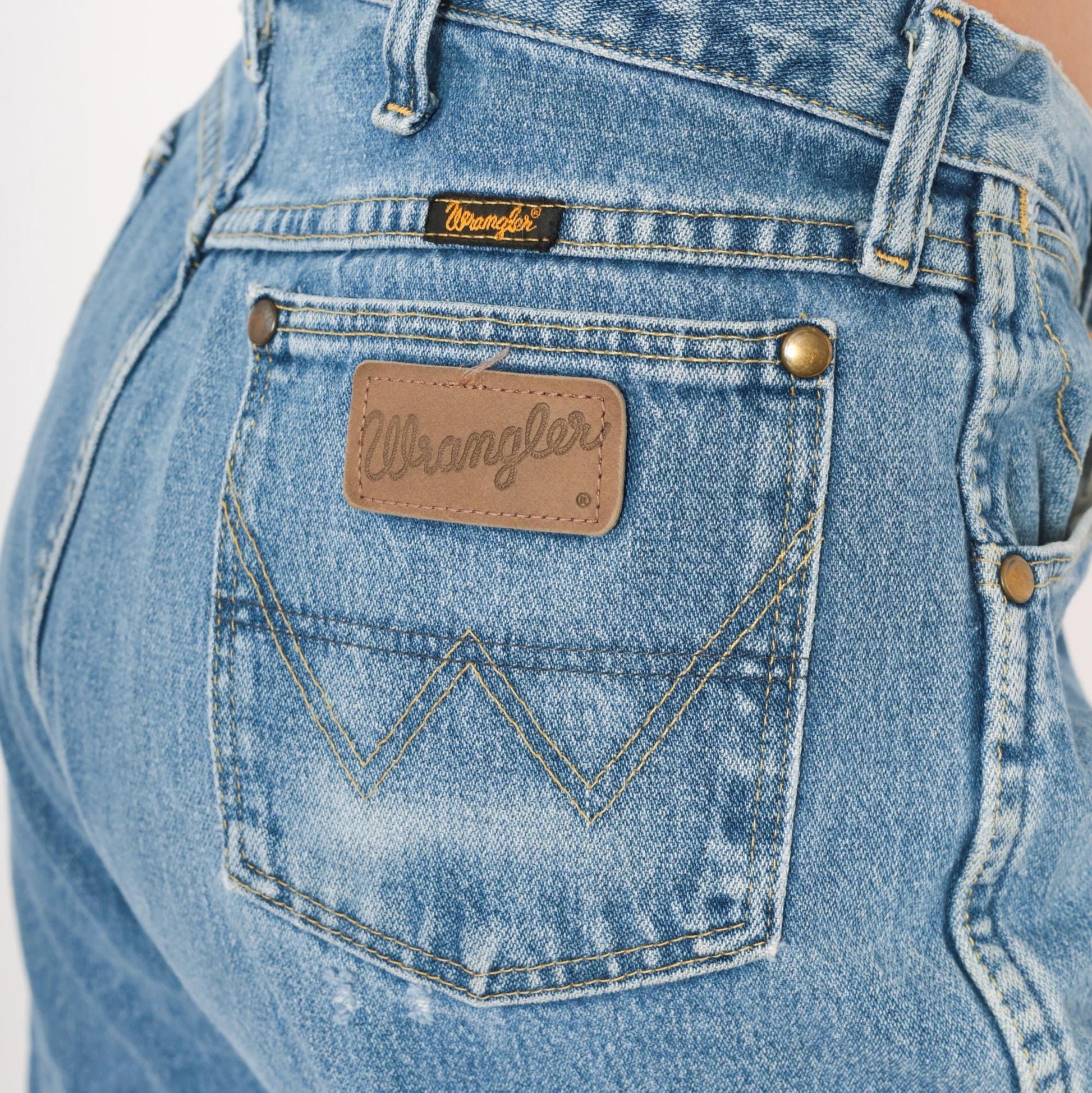90s Wrangler Medium Wash Straight Leg Jeans High Rise Blue Denim 35x34