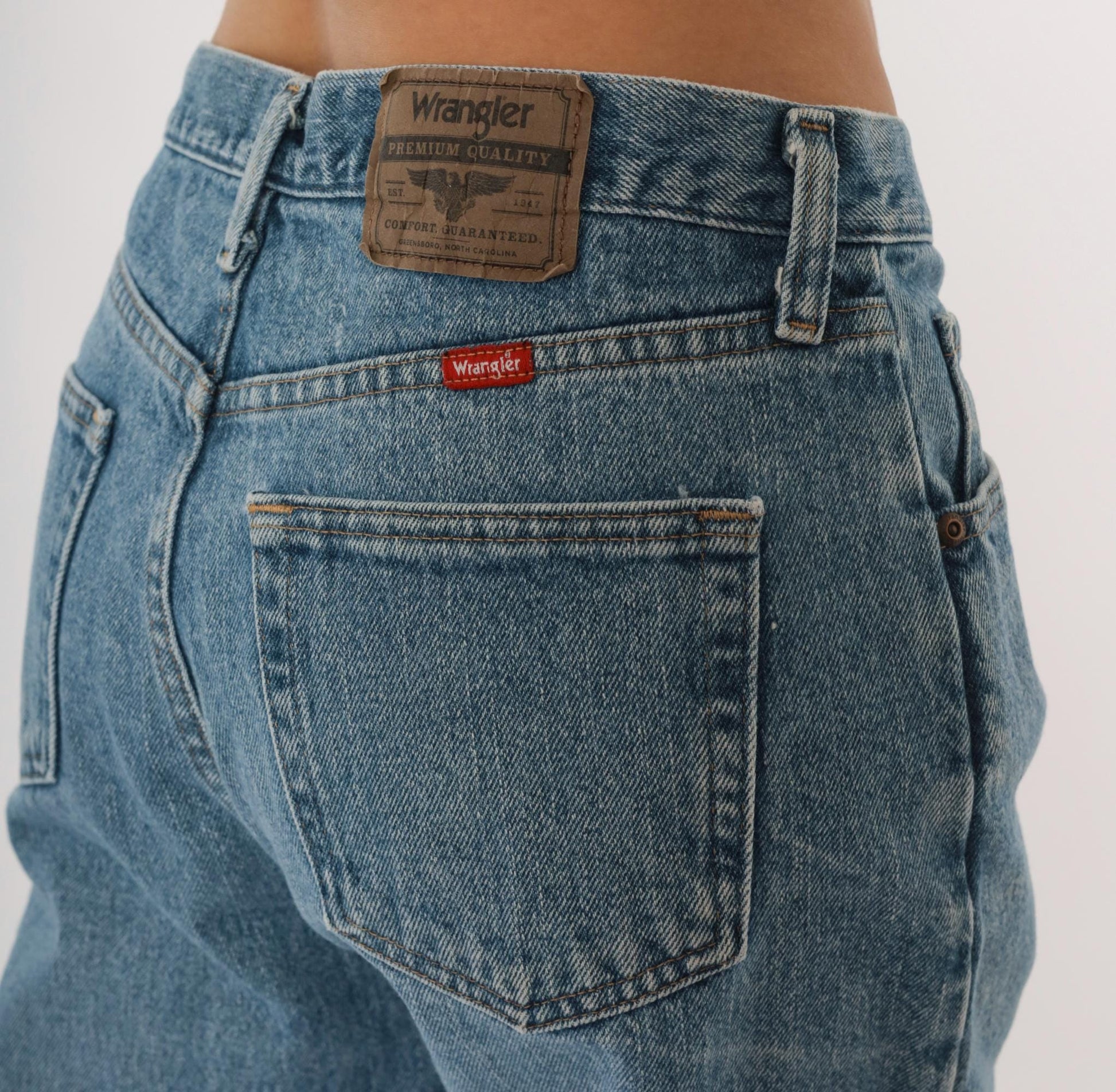 90s Wrangler Straight Leg Jeans Light Stonewash Blue Cotton 32x34