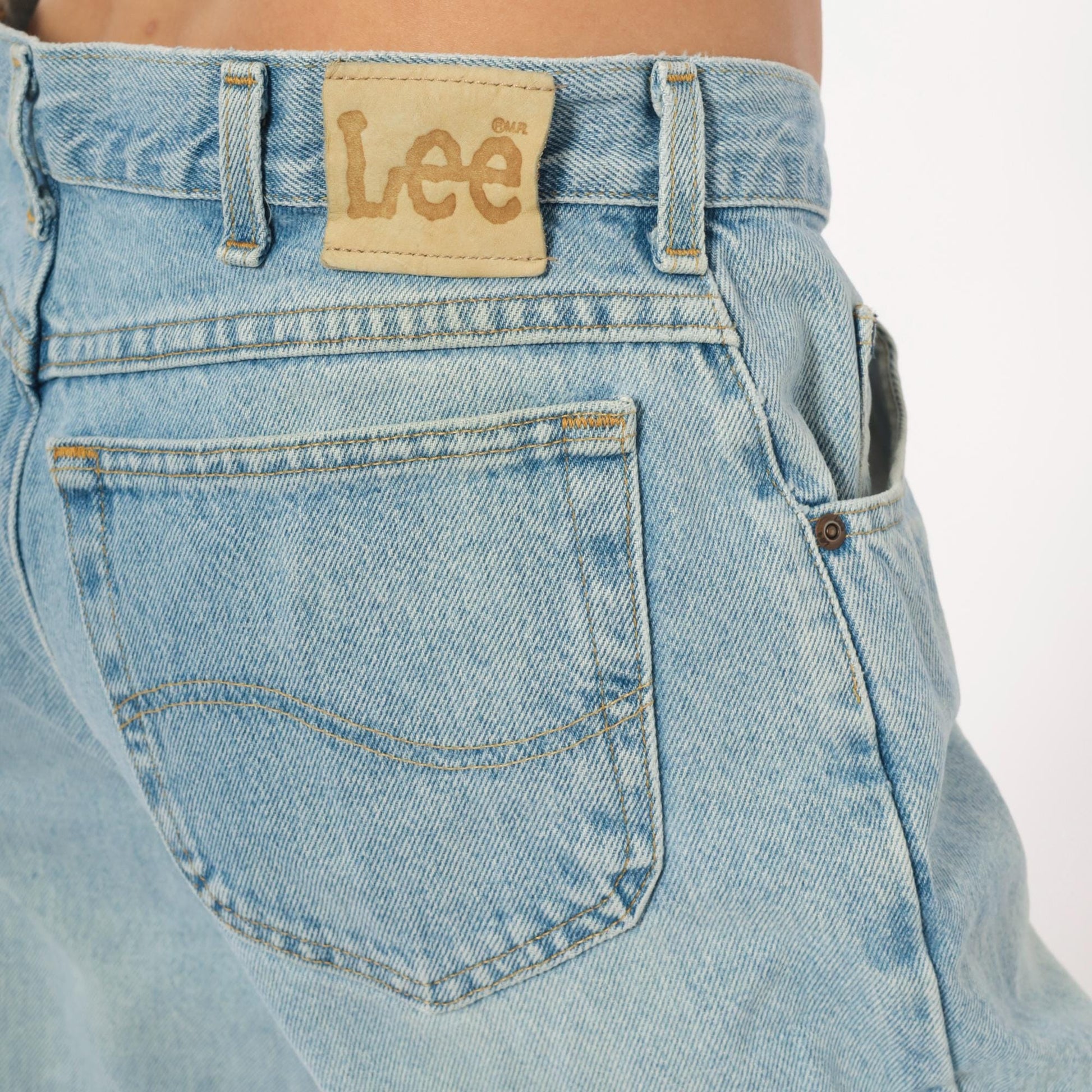 90s Lee Light Wash Straight Leg Jeans Blue Denim 36 x 28 Extra Large XL