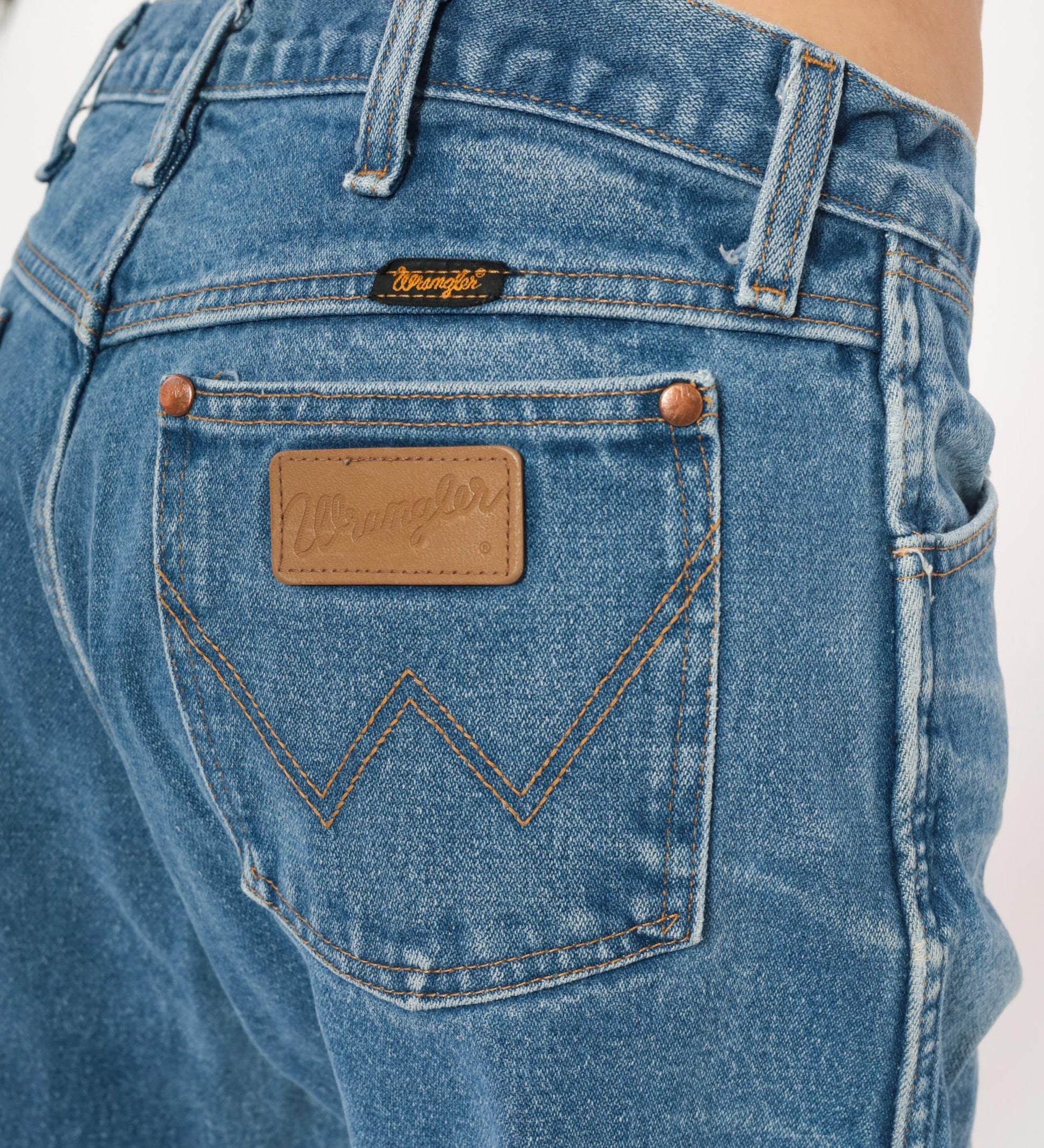 90s Wrangler Cowboy Cut Straight Leg Jeans Medium Wash Cotton 34x31