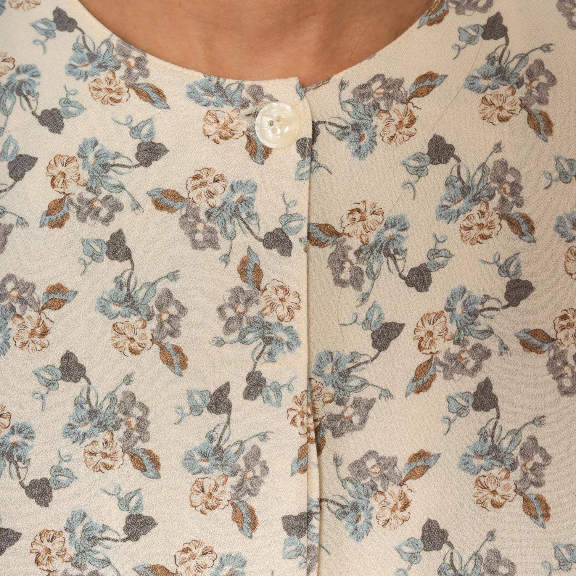 90s Josephine Chaus Floral Button Blouse Cream Puff Sleeve Collarless Medium M