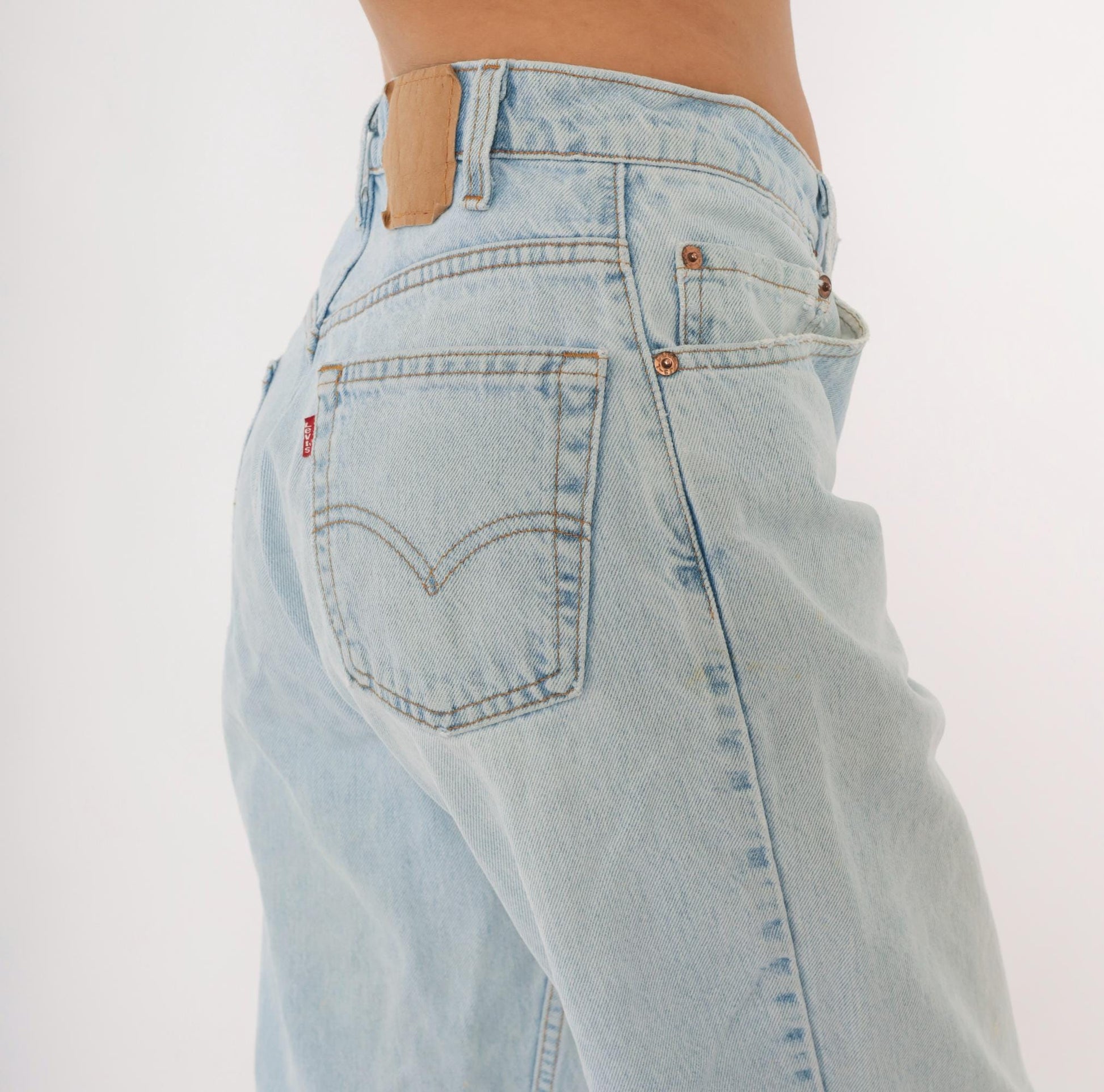 90s Levi's 560 Light Wash High Rise Tapered Jeans 31x32