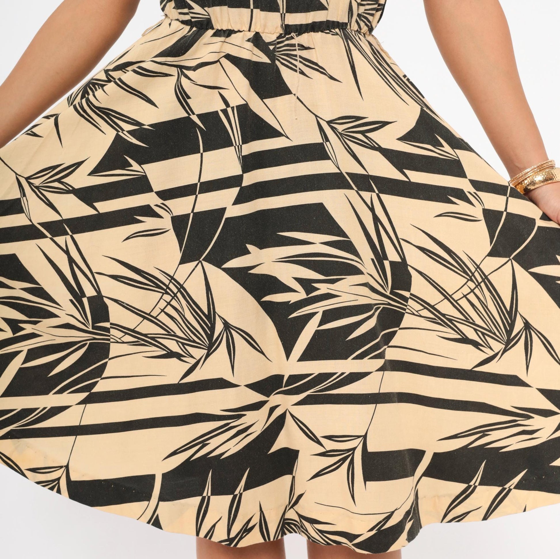 80s Tropical Leaf Print Dress Black Tan Cap Sleeve Knee-Length Small