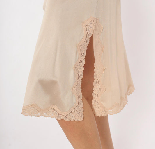 70s Sears Beige Half Slip Scalloped Lace Trim Nylon Medium