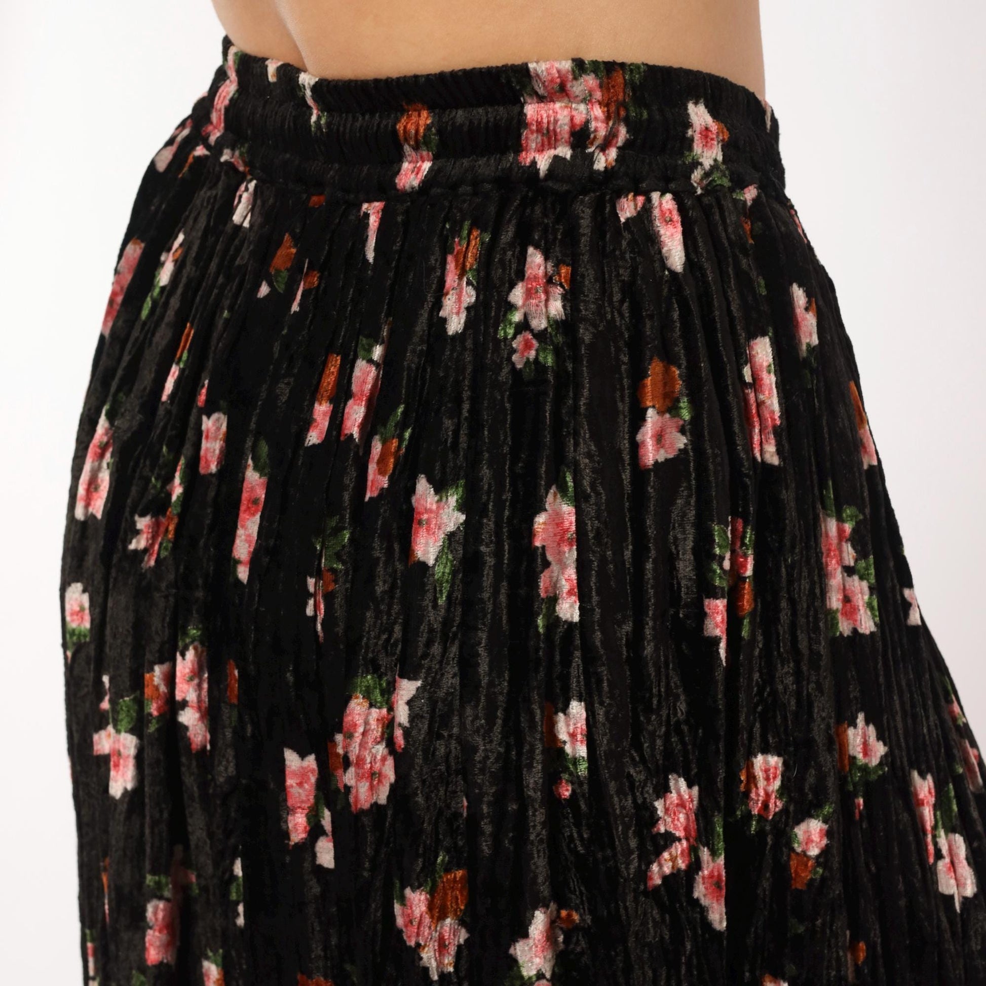 90s Xford Black Crushed Velvet Maxi Skirt Pink Floral Print One Size
