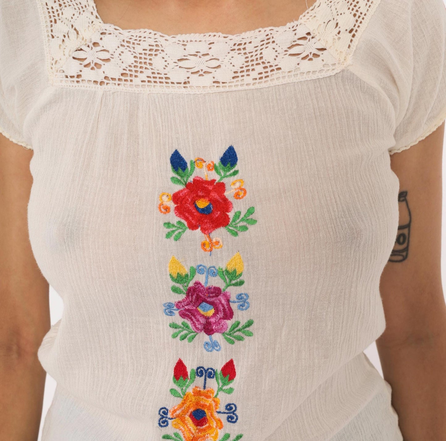 2000s Delias Peasant Blouse Embroidered Floral Crochet Cream Cotton XS