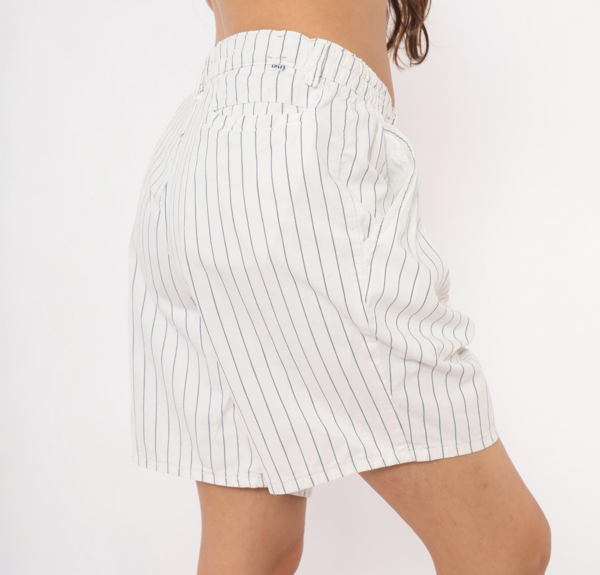 90s Levi's Pinstripe Bermuda Shorts White Navy Pleated Front Cotton Medium
