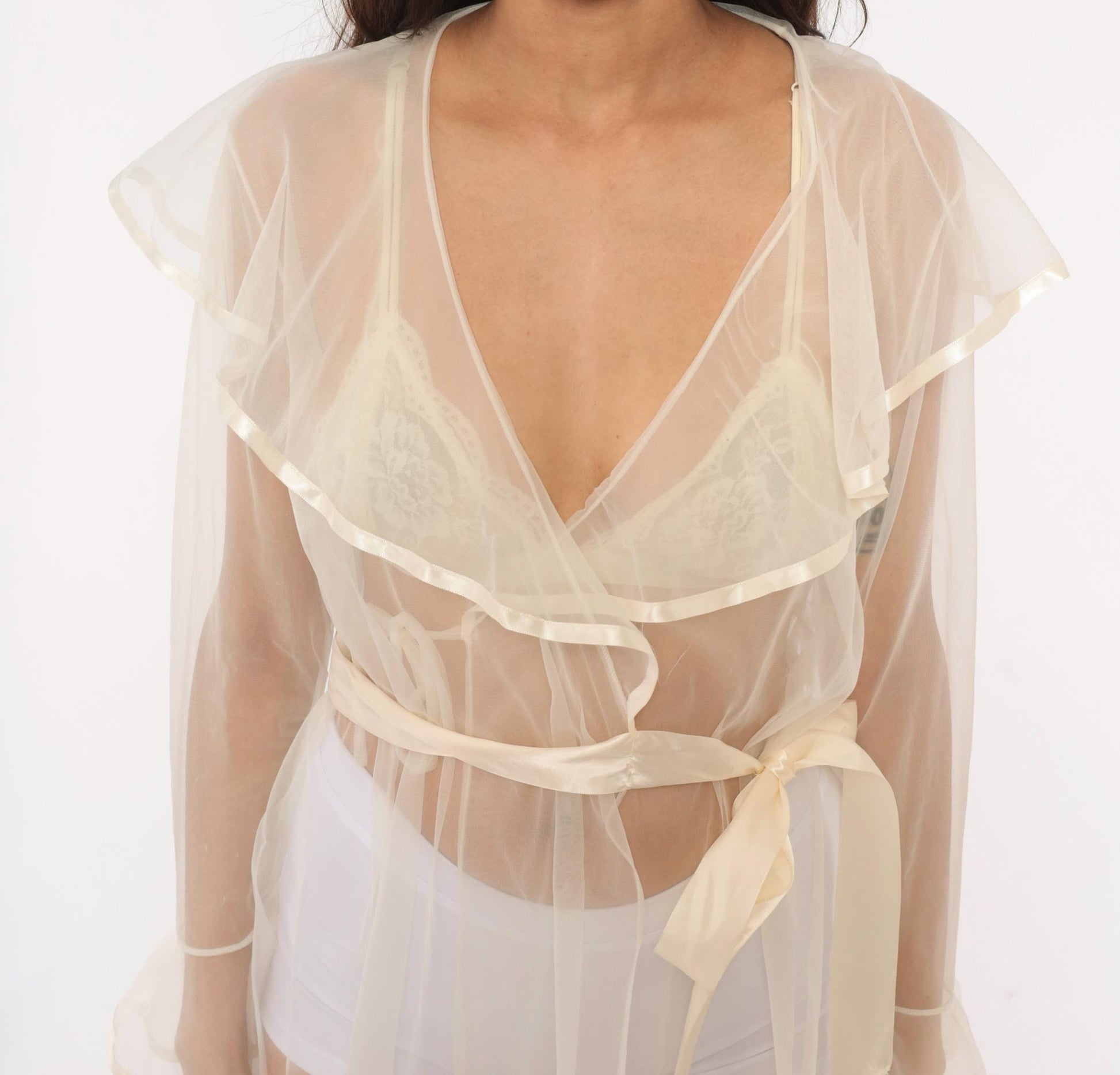 90s Cinema Etoile Sheer Organza Wrap Robe Cream Ruffle Collar Small