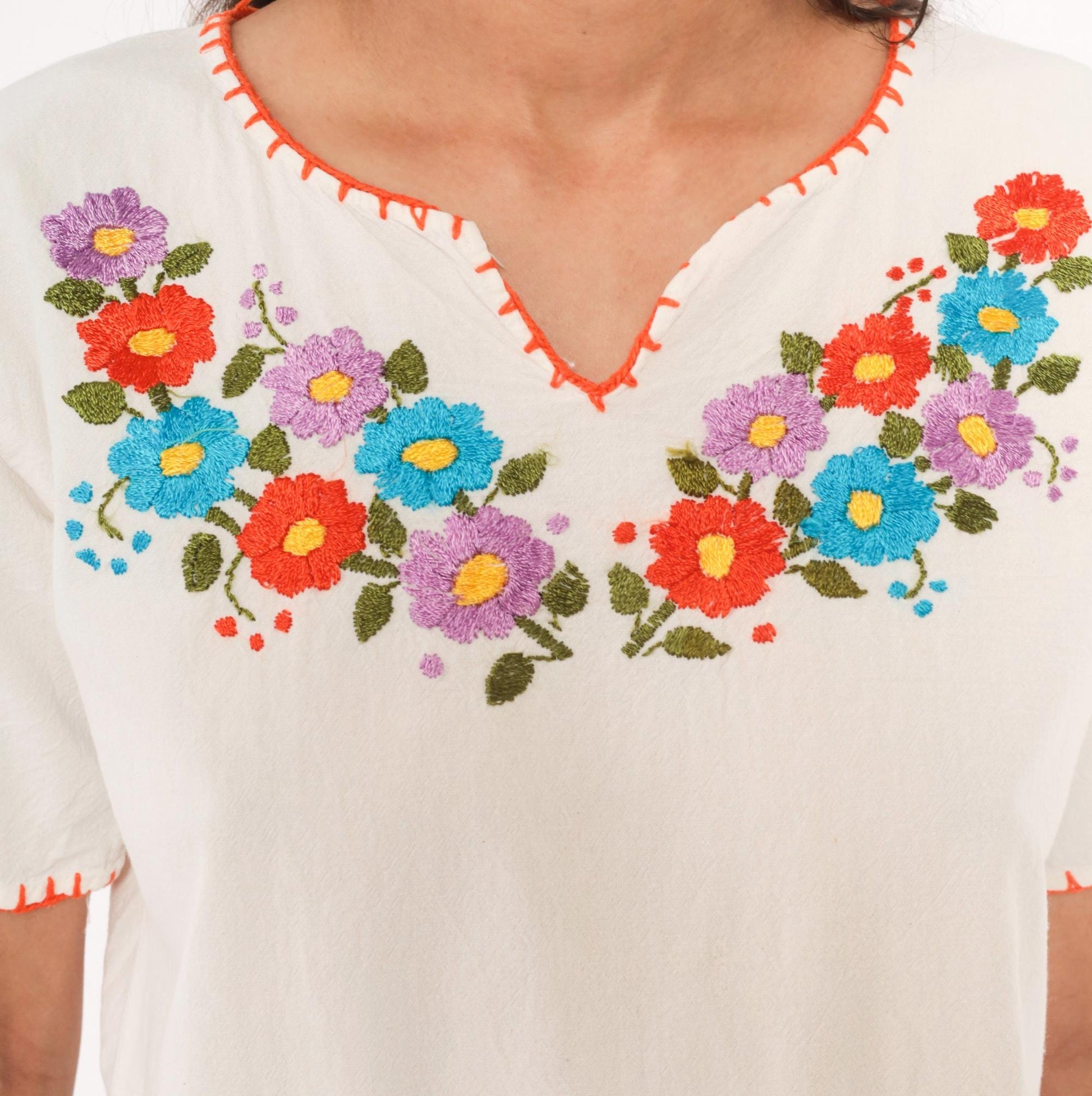90s White Cotton Peasant Blouse Hand-Embroidered Floral V-Neck Medium M