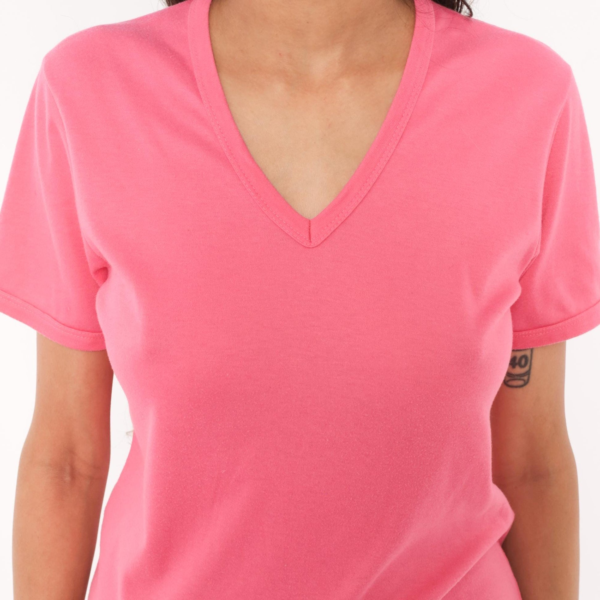 80s Hot Pink V-Neck Tee Short Sleeve Cotton Blend Fuchsia Pullover Large L