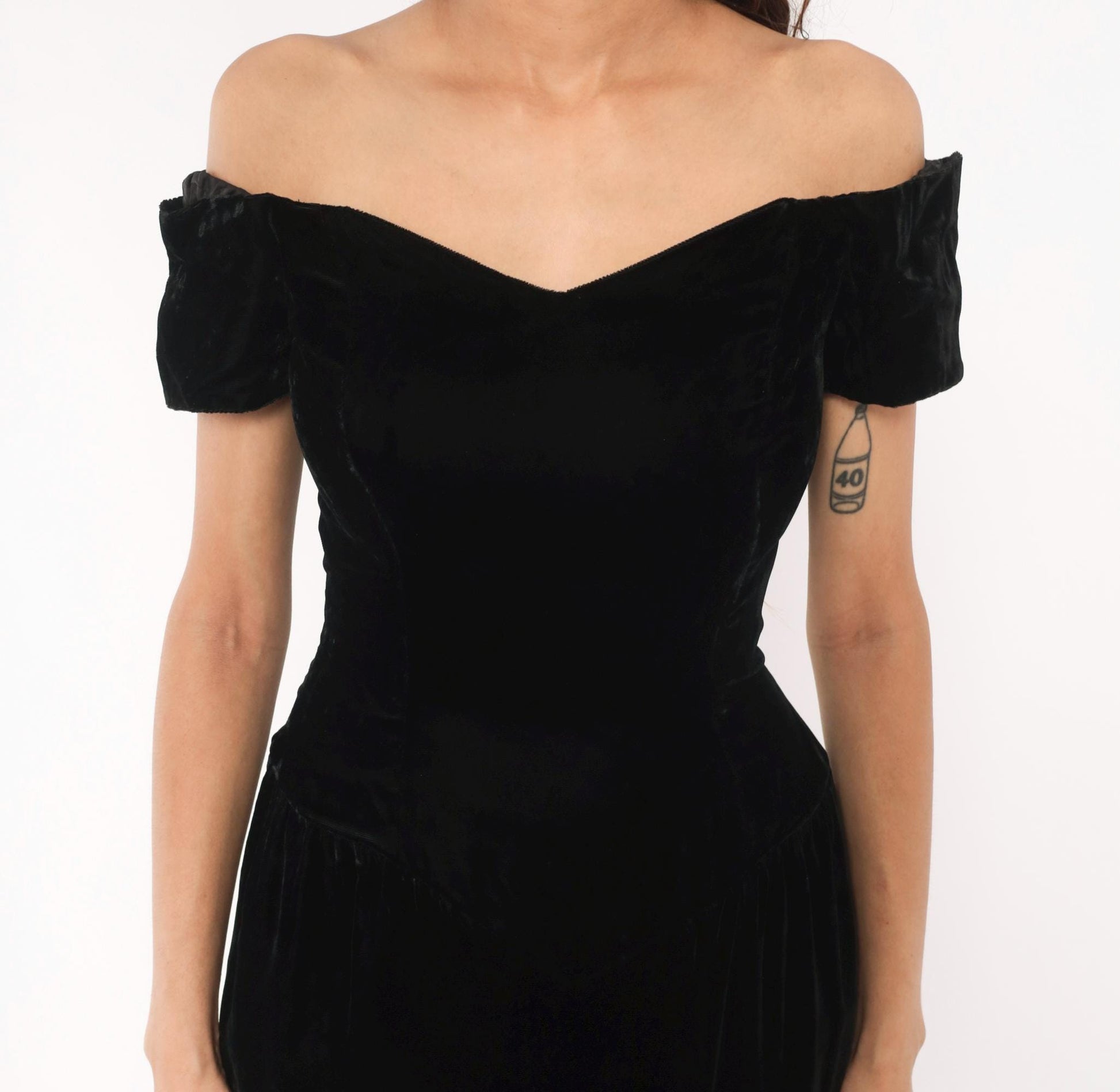 90s Black Velvet Maxi Gown Off-Shoulder Sweetheart Neckline Small S
