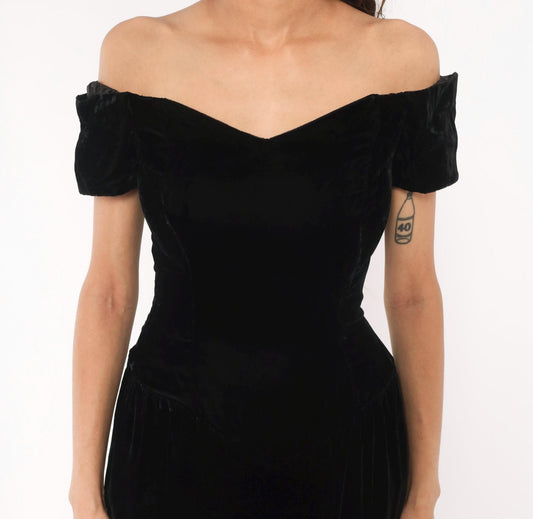 90s Black Velvet Maxi Gown Off-Shoulder Sweetheart Neckline Small S