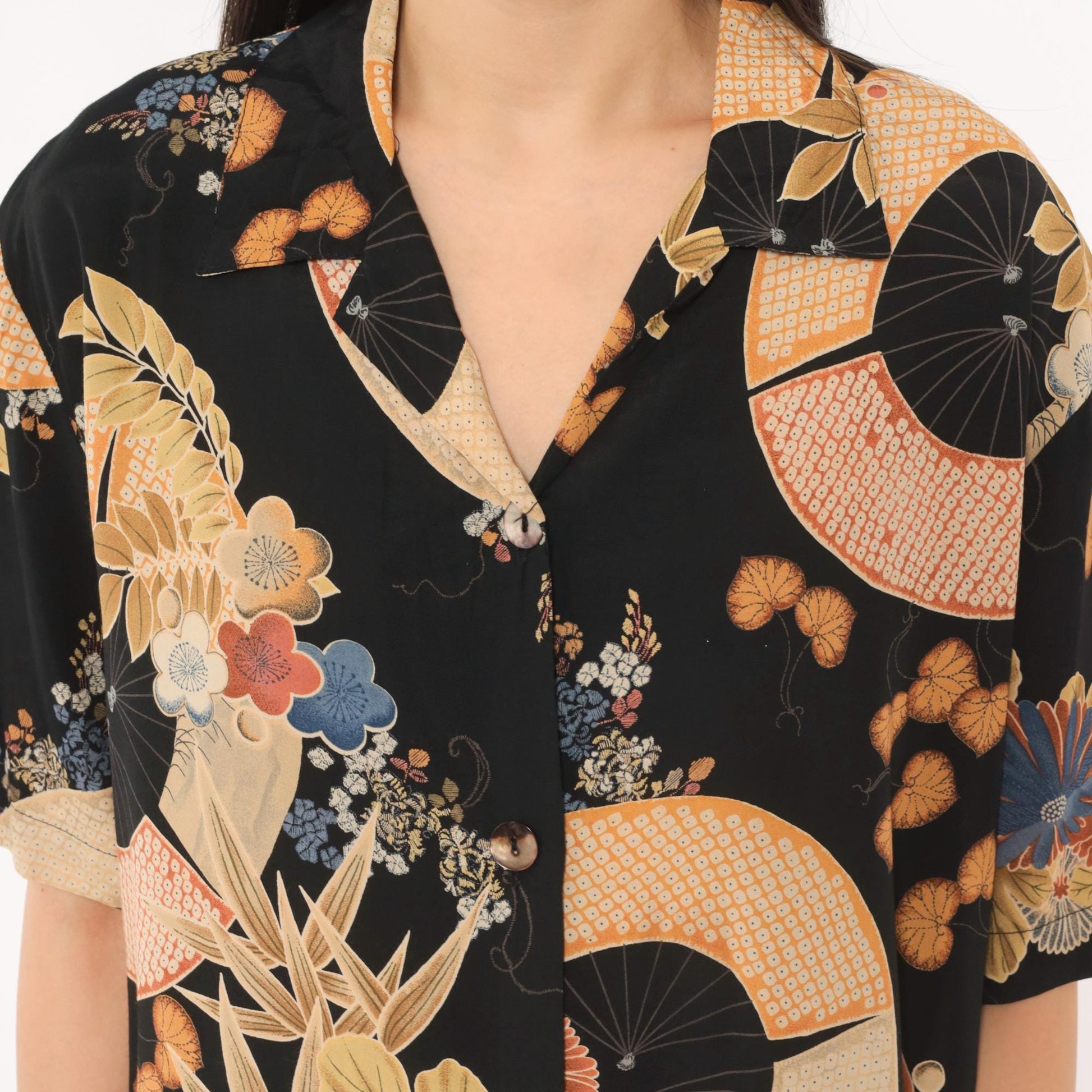 90s Clio Japanese Fan Floral Camp Collar Blouse Black Gold Rayon Large L