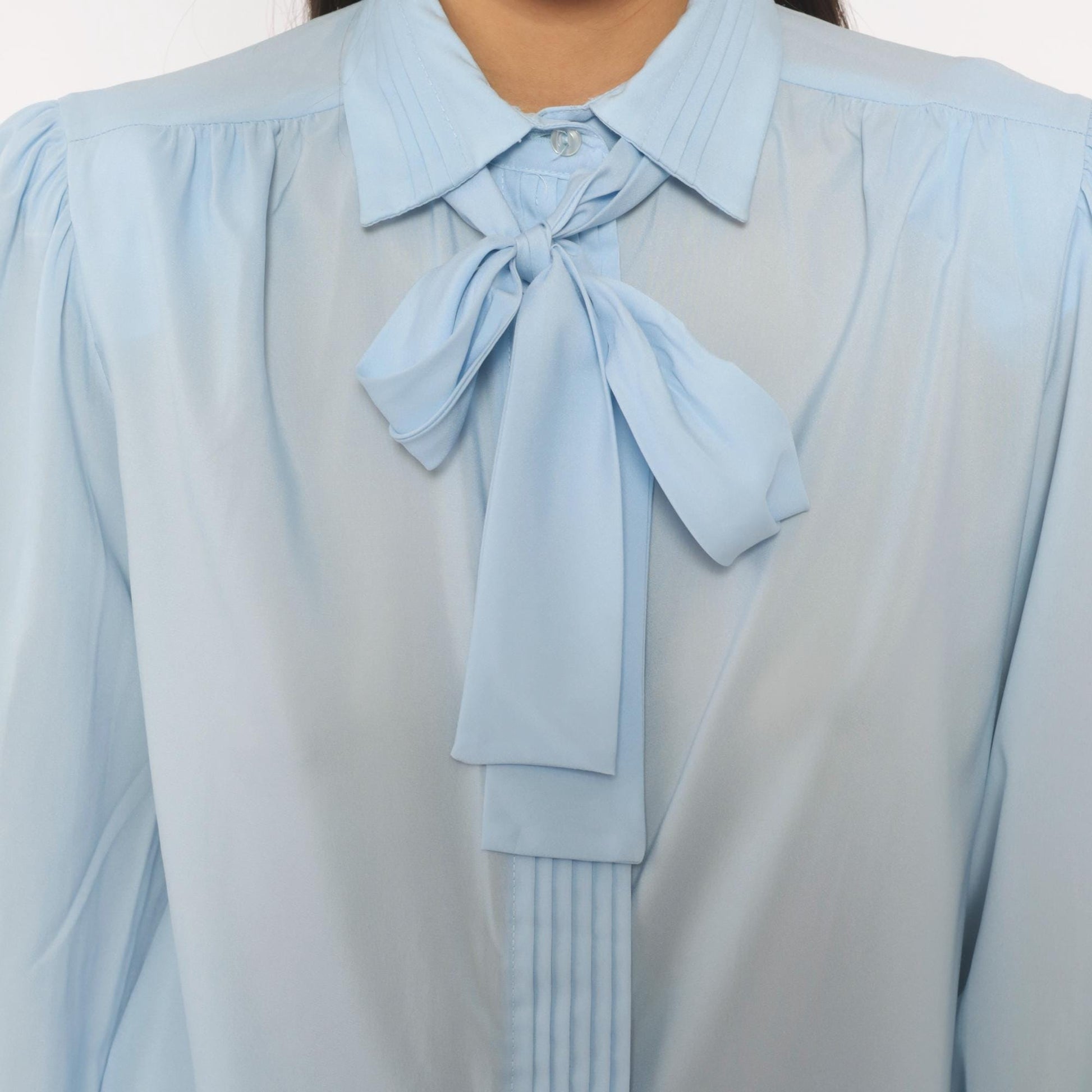 70s Judy Bond Sky Blue Pussy Bow Blouse Puff Sleeve Pintuck Medium
