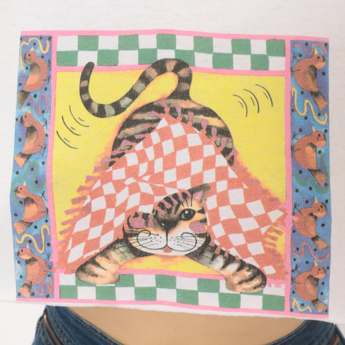 90s Fruit Of The Loom Cat Checkered Graphic Crop Top White Cotton Medium
