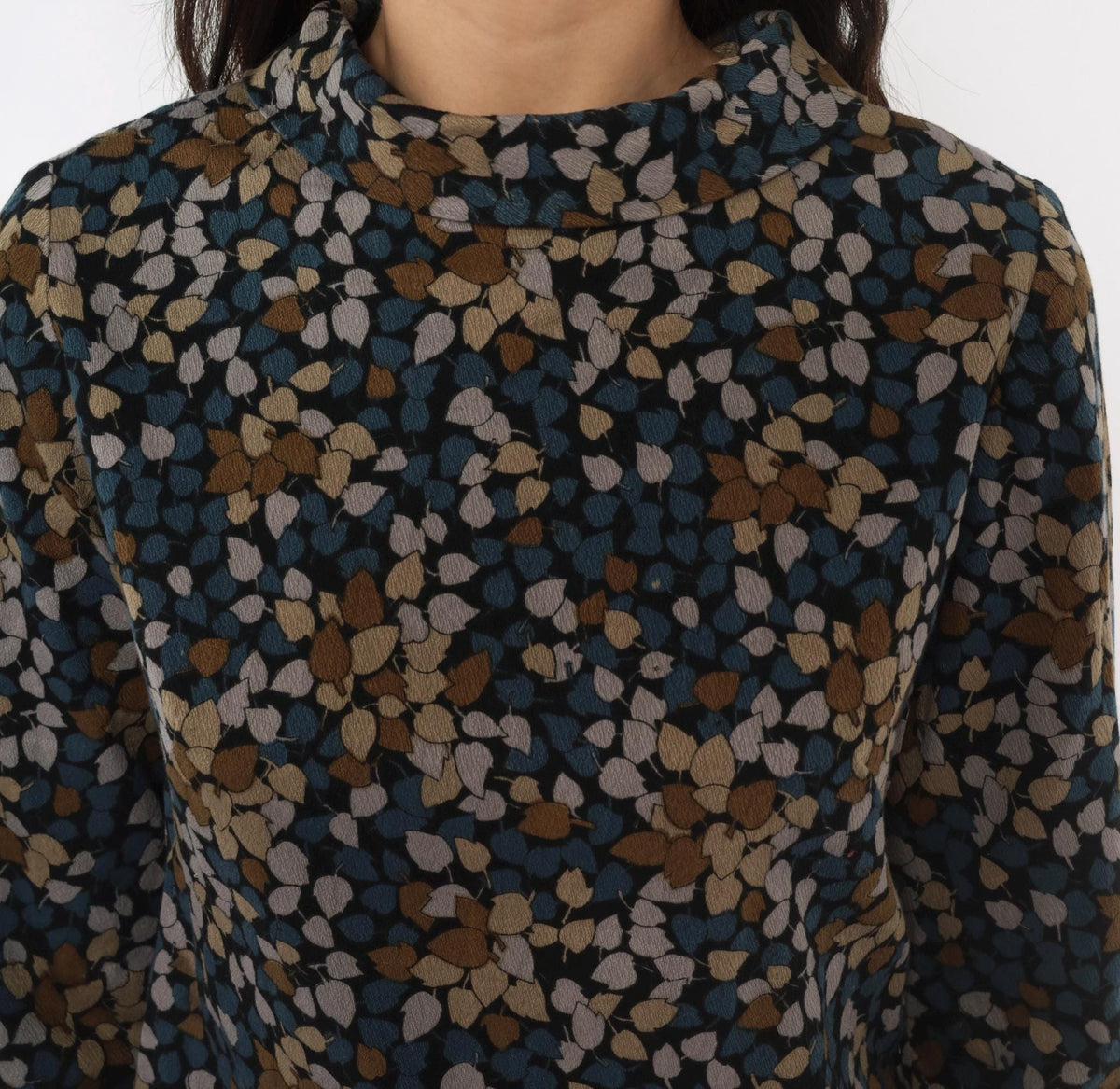 60s Leaf Print Shift Dress Black Crepe Mock Neck Three Quarter Sleeve Extra Small XS
