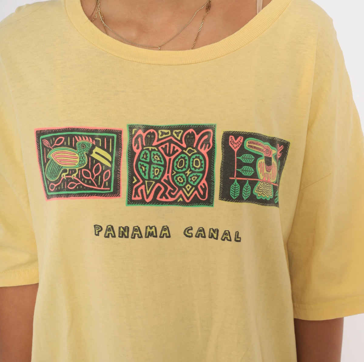 90s Panama Canal Souvenir Tee Yellow Cotton Toucan Turtle Bird Graphic Extra Large