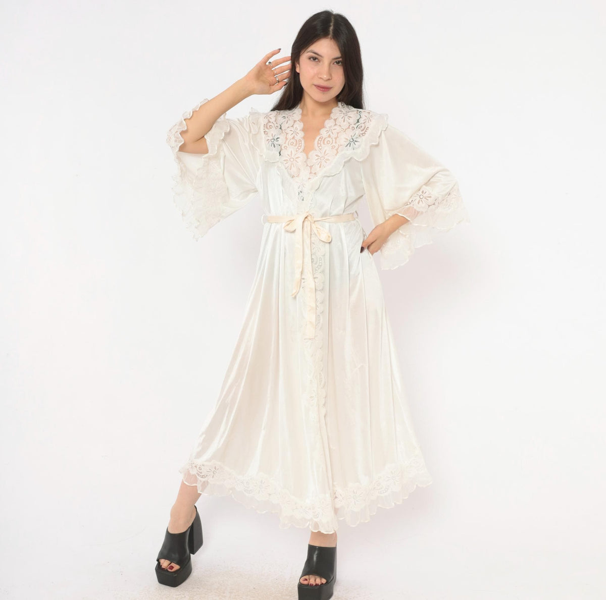 80s White Lace Peignoir Robe Bell Sleeve Floral Yoke Ankle Length Medium