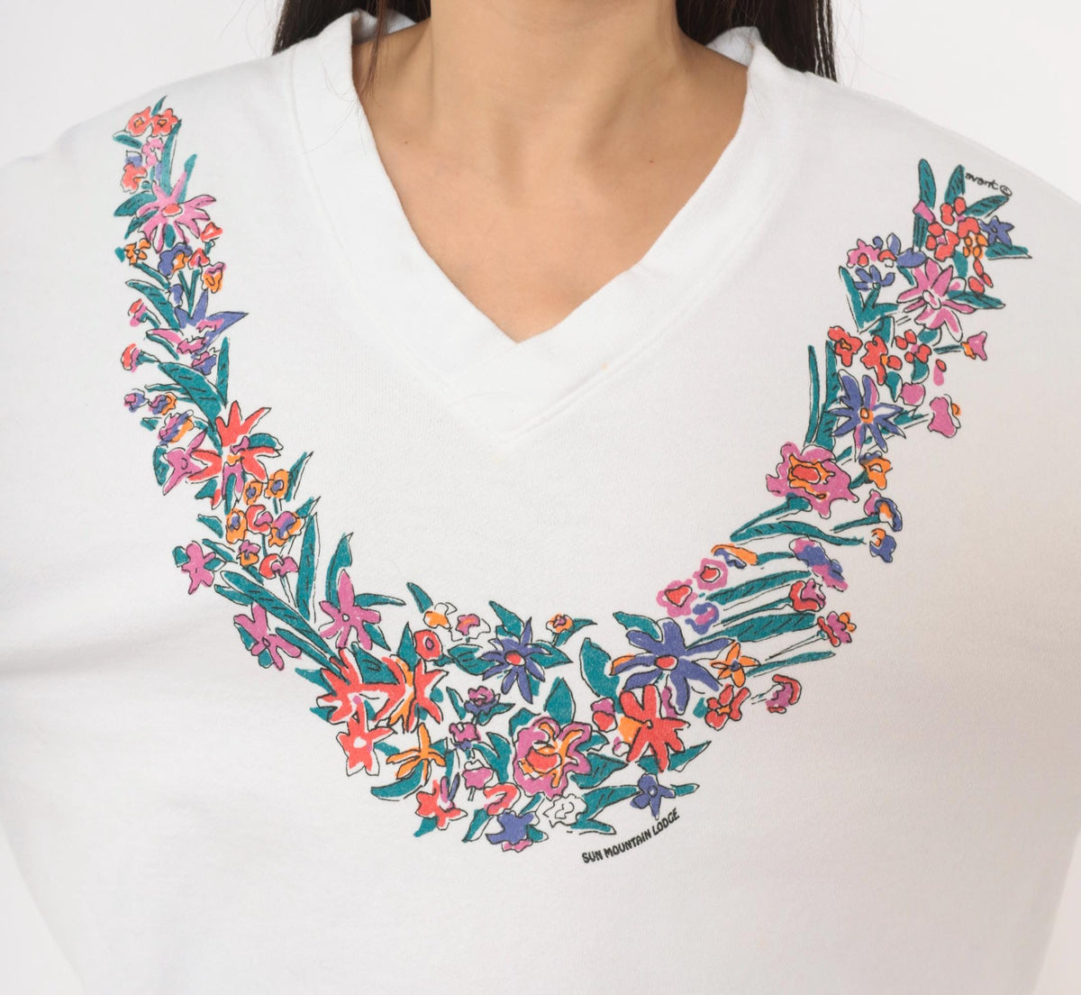 90s L.A. Sportswear Floral V-Neck Sweatshirt White Cotton Pullover Medium M