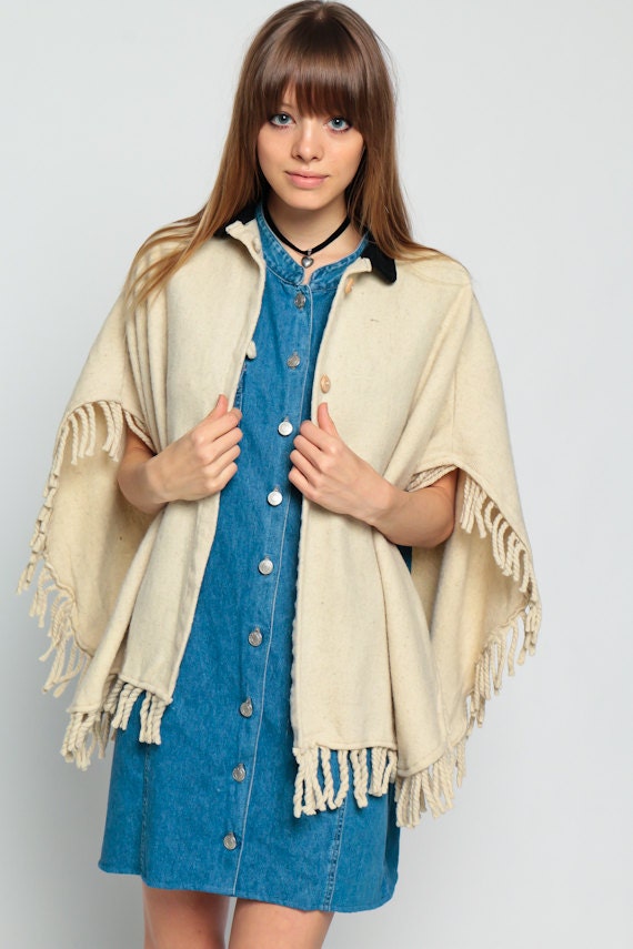 1980s Cream Knit Cape Coat Black Collar Fringe Trim One Size