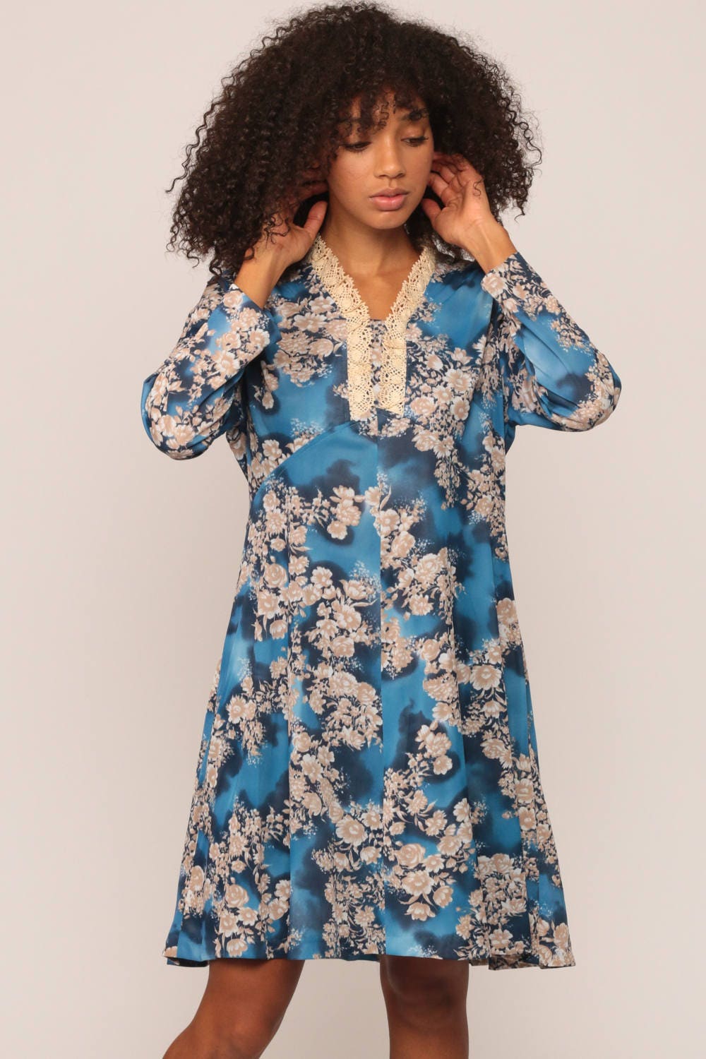 70s Floral Mini Dress Empire Waist Long Sleeve Blue Lace Trim Extra Large