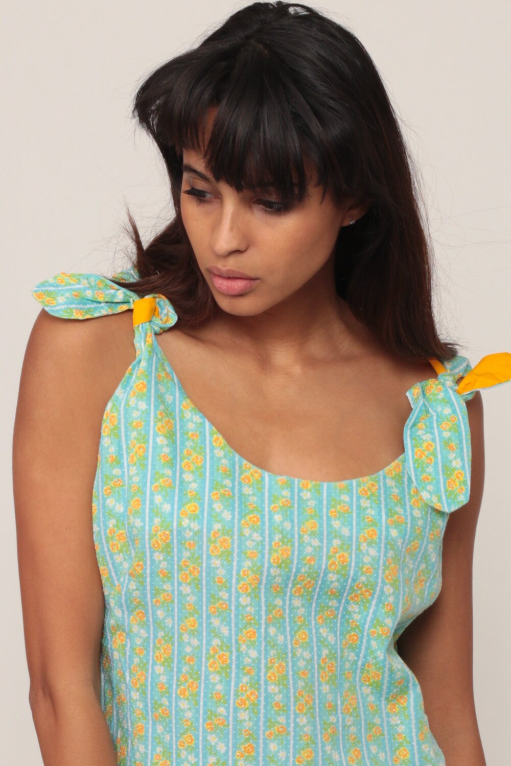 70s Floral Tank Top Blue Cotton Blend Mod Sleeveless Shirt Medium Large