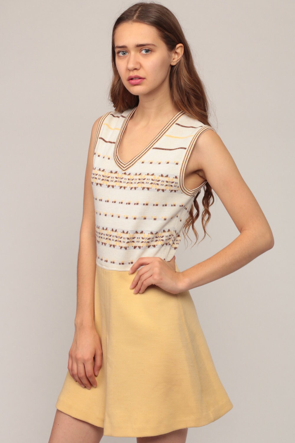 70s Nordic Print Mini Dress White Sleeveless V-Neck Shift Extra Small XS